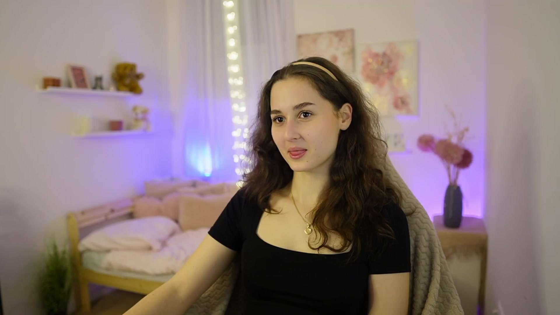 Gallery image thumbnail from Anita_Grey_'s myfreecams stream on, 02/18/2026, 20:03 image 6 of 20