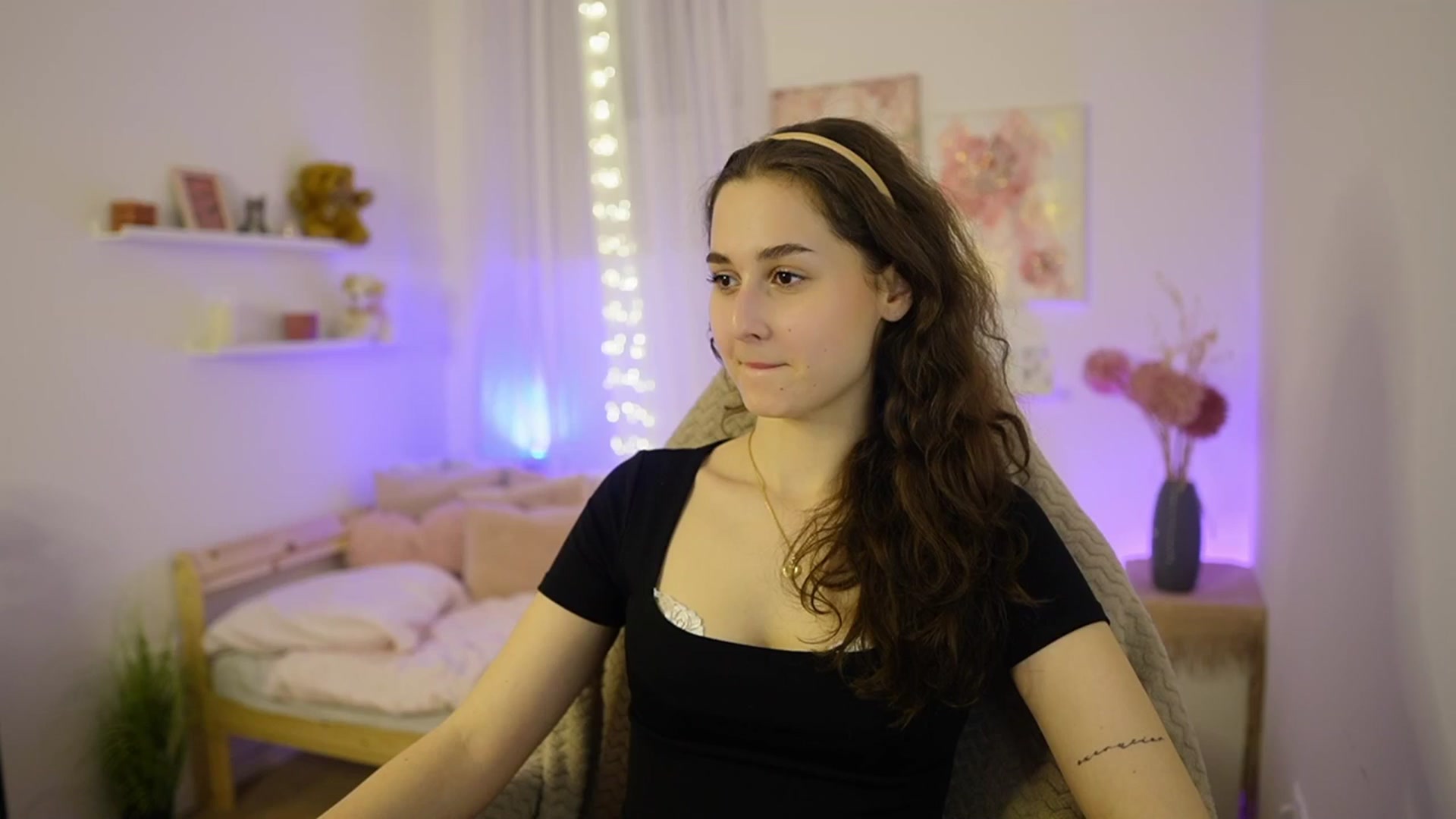 Gallery image thumbnail from Anita_Grey_'s myfreecams stream on, 02/18/2026, 20:03 image 20 of 20