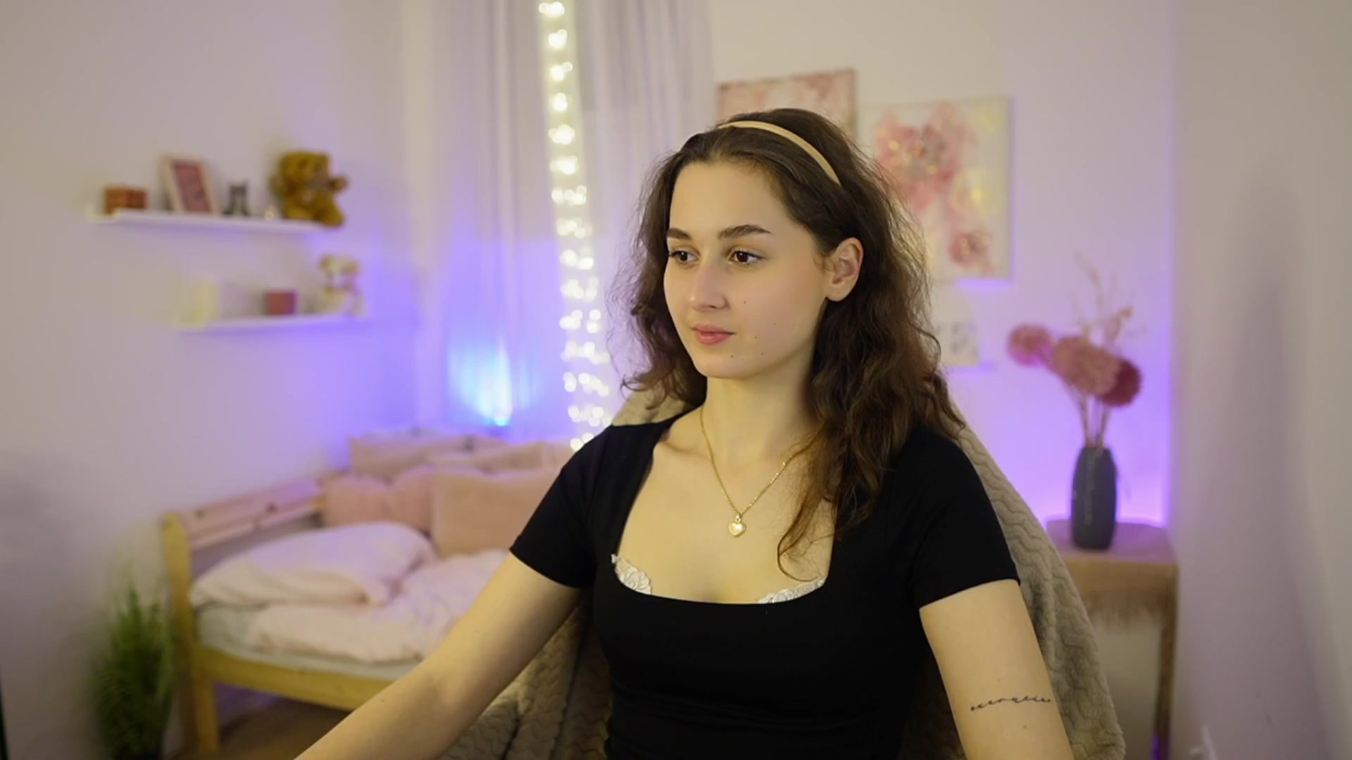 Gallery image thumbnail from Anita_Grey_'s myfreecams stream on, 02/18/2026, 20:03 image 14 of 20
