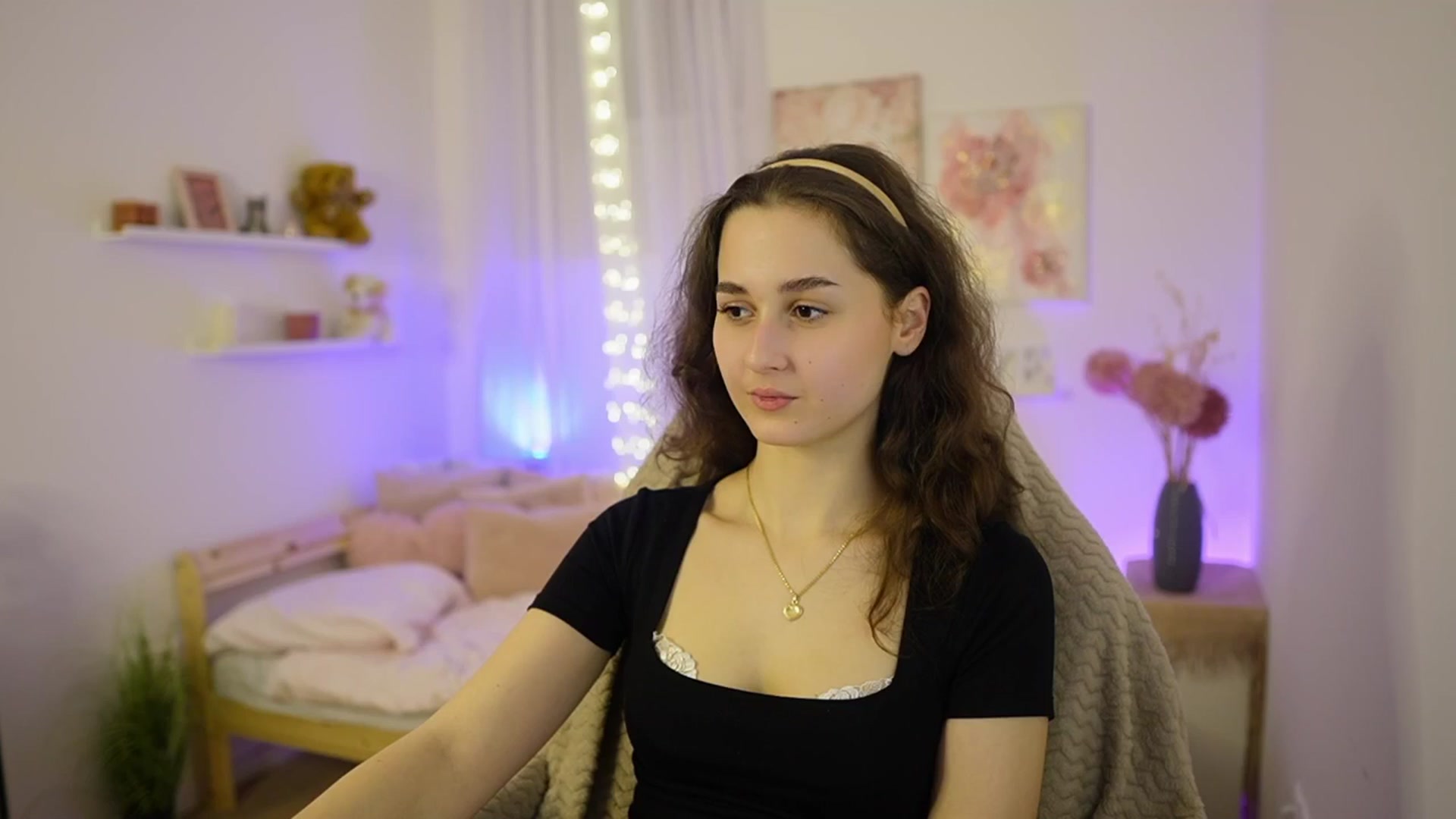 Gallery image thumbnail from Anita_Grey_'s myfreecams stream on, 02/18/2026, 20:03 image 18 of 20