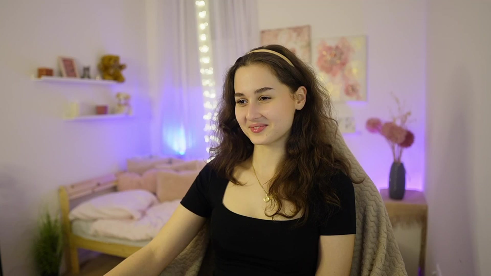 Gallery image thumbnail from Anita_Grey_'s myfreecams stream on, 02/18/2026, 20:03 image 5 of 20