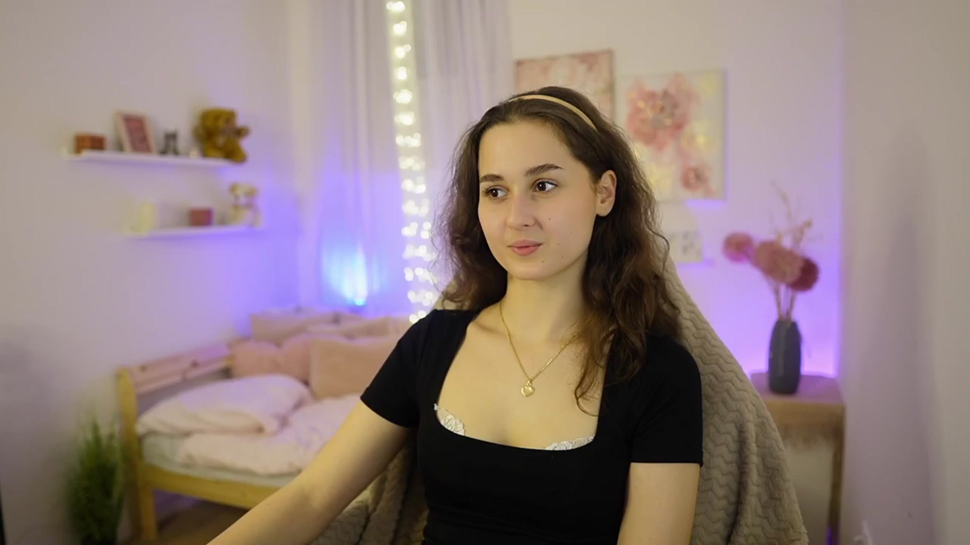 Gallery image thumbnail from Anita_Grey_'s myfreecams stream on, 02/18/2026, 20:03 image 16 of 20