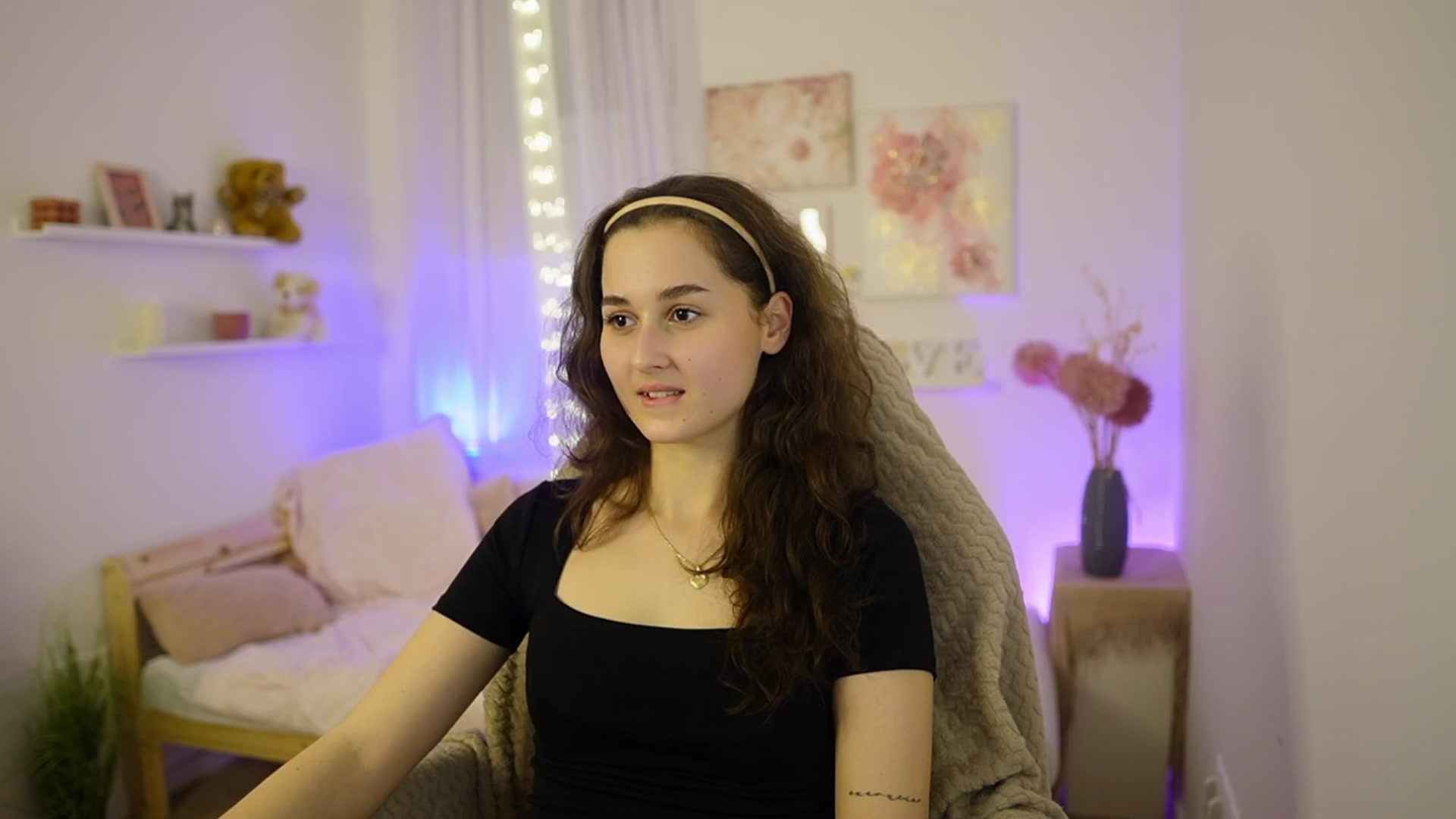 Gallery image thumbnail from Anita_Grey_'s myfreecams stream on, 02/18/2026, 22:49 image 8 of 20
