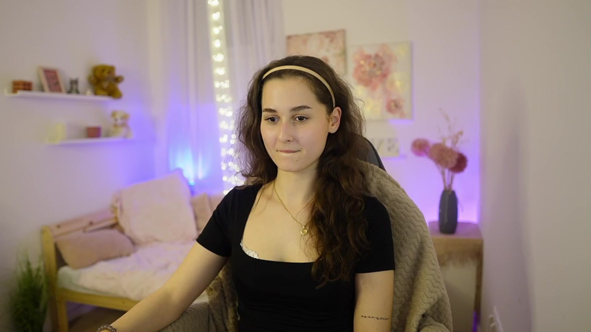 Gallery image thumbnail from Anita_Grey_'s myfreecams stream on, 02/18/2026, 22:49 image 14 of 20