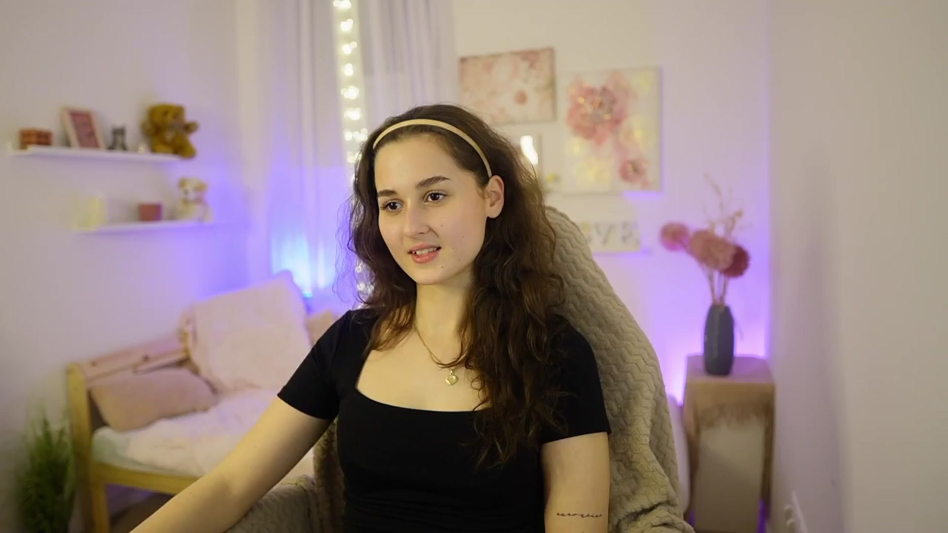 Gallery image thumbnail from Anita_Grey_'s myfreecams stream on, 02/18/2026, 22:49 image 3 of 20