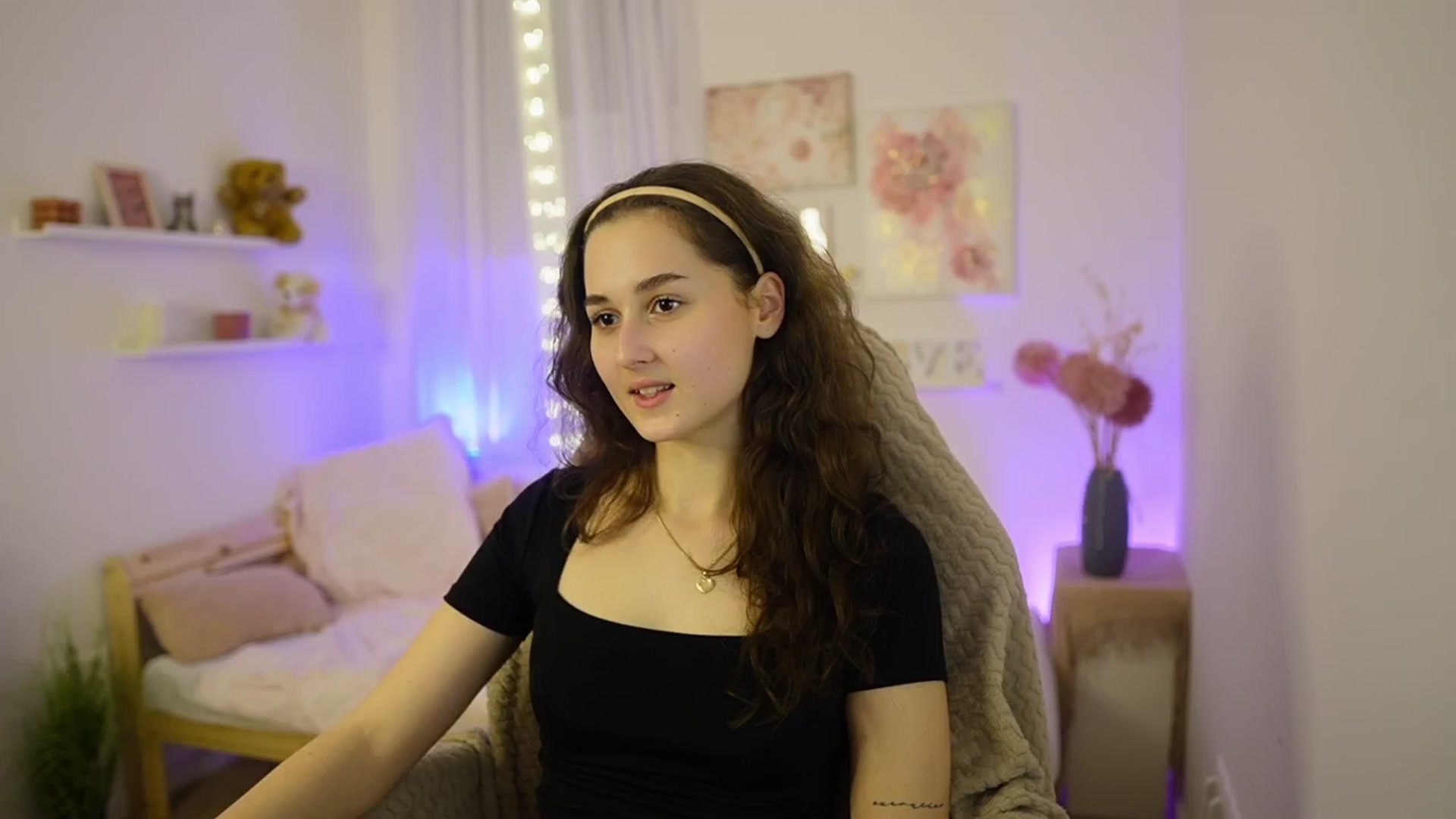 Gallery image thumbnail from Anita_Grey_'s myfreecams stream on, 02/18/2026, 22:49 image 4 of 20