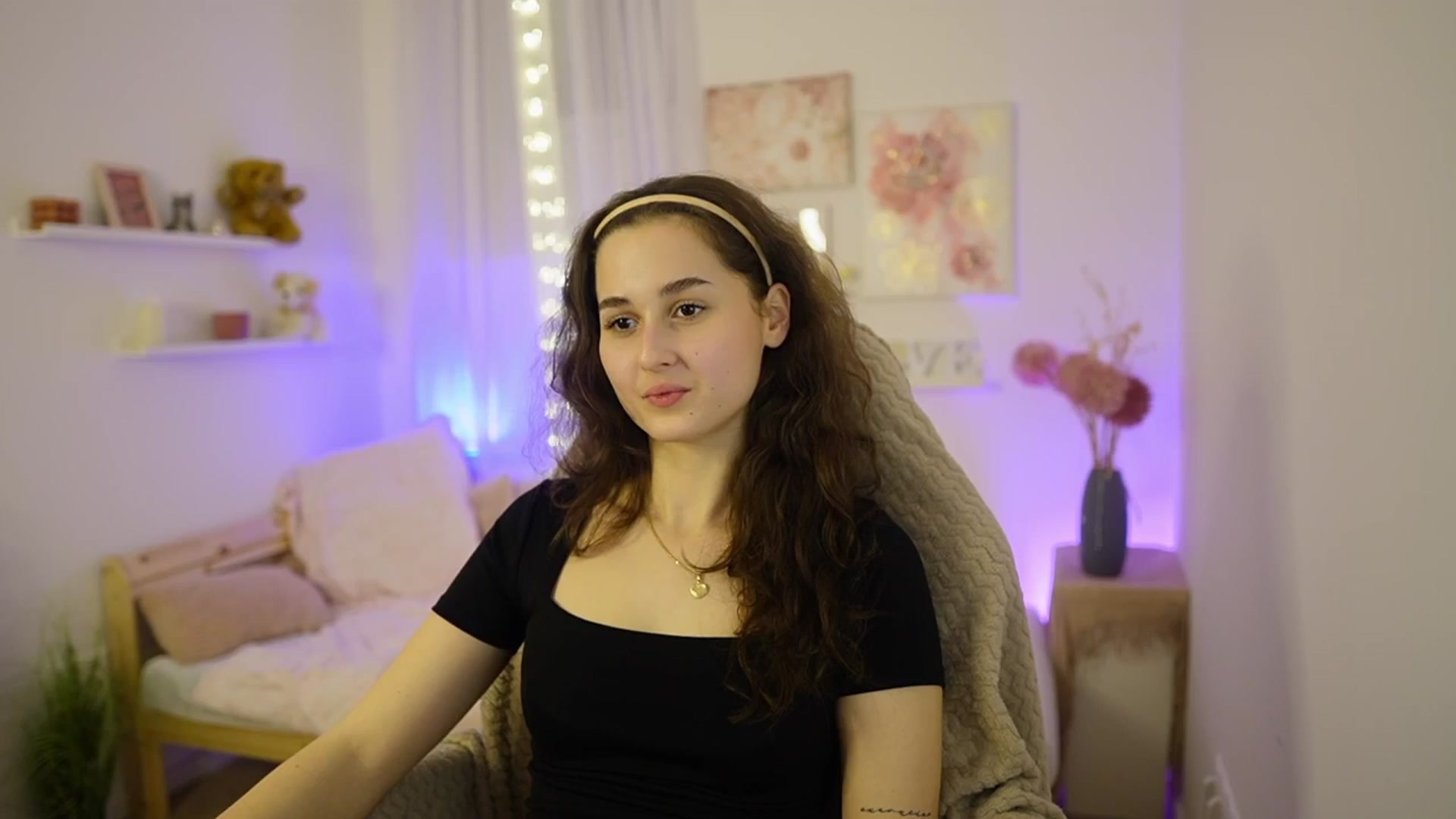 Gallery image thumbnail from Anita_Grey_'s myfreecams stream on, 02/18/2026, 22:49 image 7 of 20