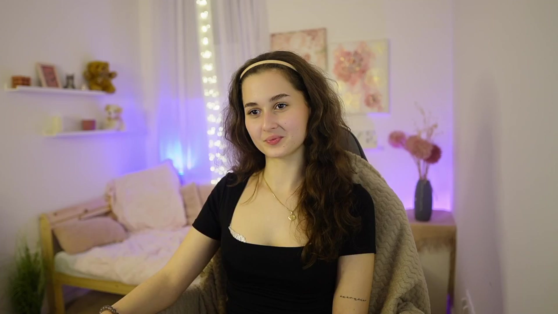 Gallery image thumbnail from Anita_Grey_'s myfreecams stream on, 02/18/2026, 22:49 image 13 of 20