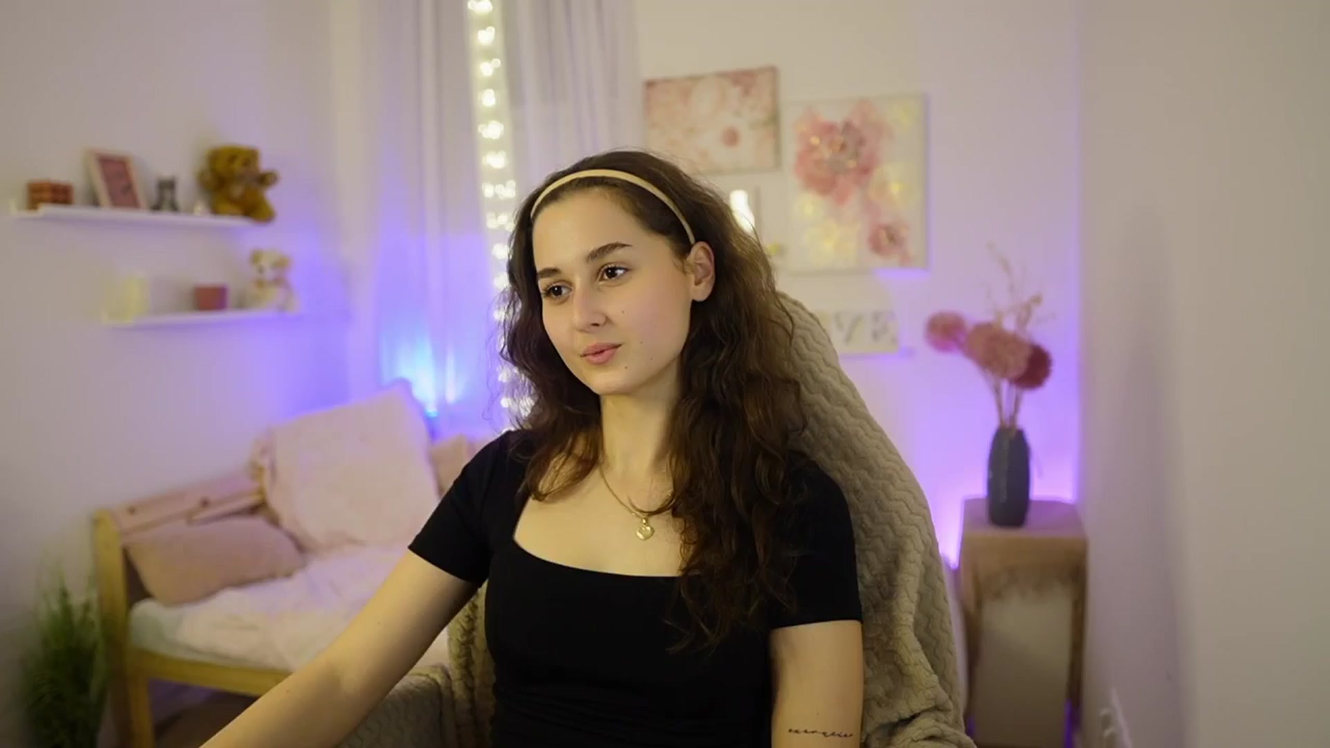Gallery image thumbnail from Anita_Grey_'s myfreecams stream on, 02/18/2026, 22:49 image 5 of 20