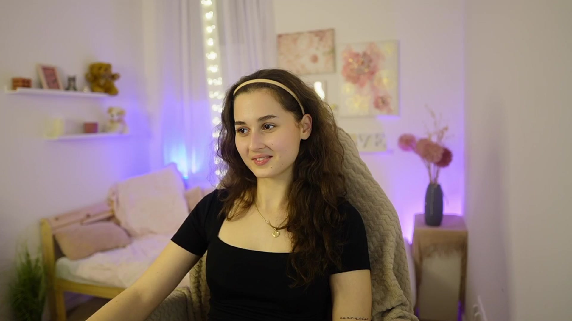 Gallery image thumbnail from Anita_Grey_'s myfreecams stream on, 02/18/2026, 22:49 image 9 of 20