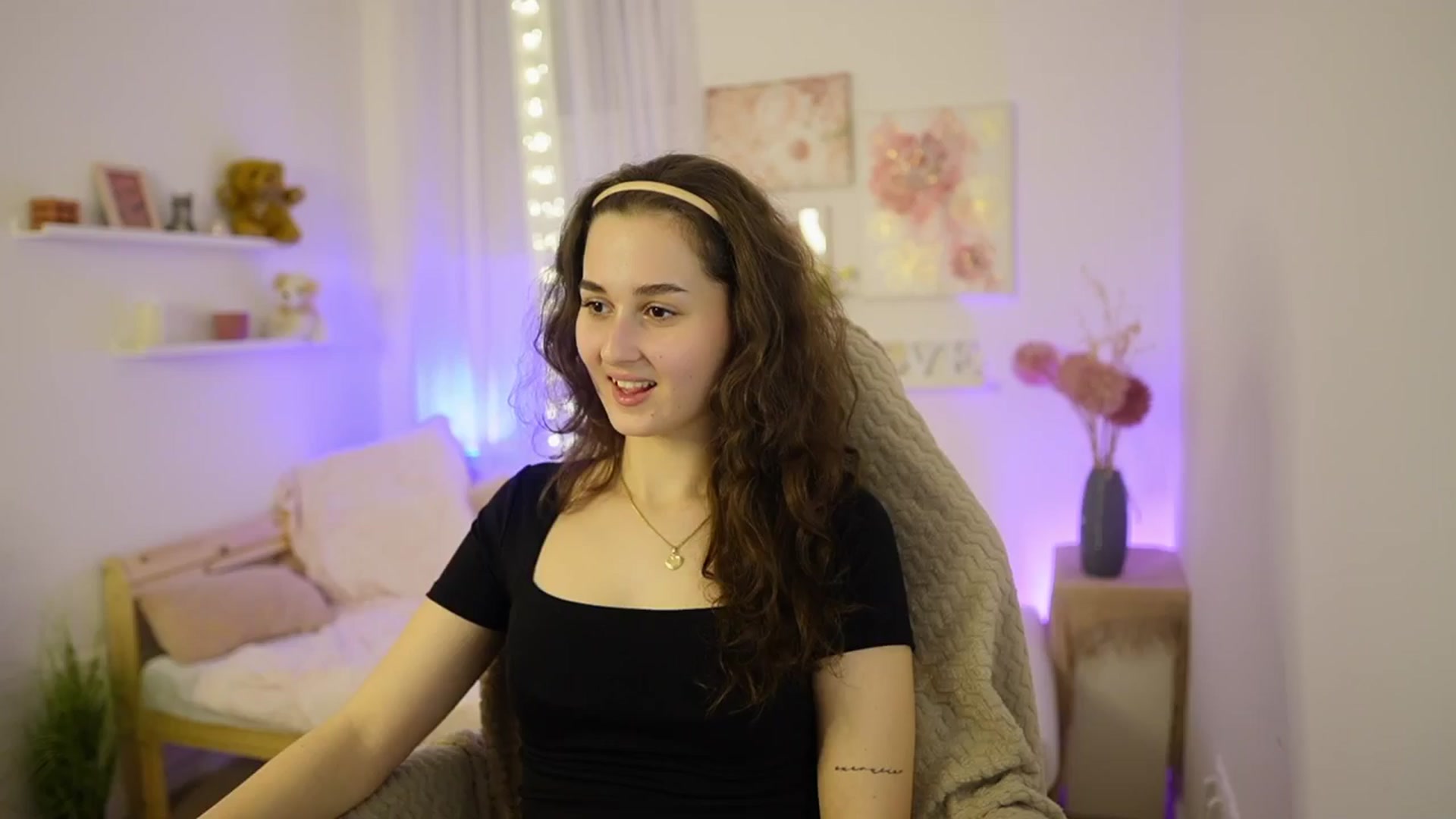 Gallery image thumbnail from Anita_Grey_'s myfreecams stream on, 02/18/2026, 22:49 image 2 of 20