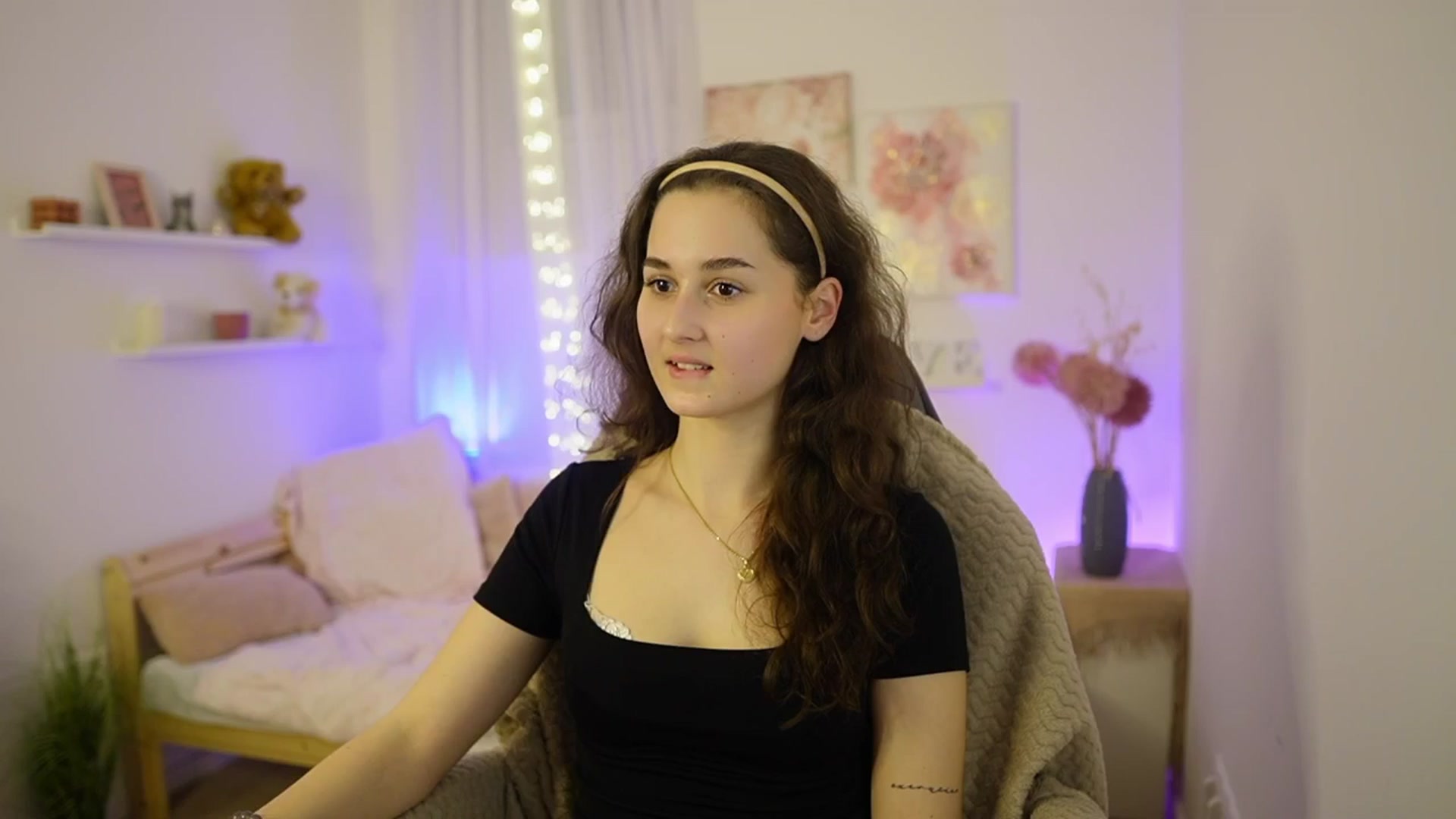 Gallery image thumbnail from Anita_Grey_'s myfreecams stream on, 02/18/2026, 22:49 image 15 of 20