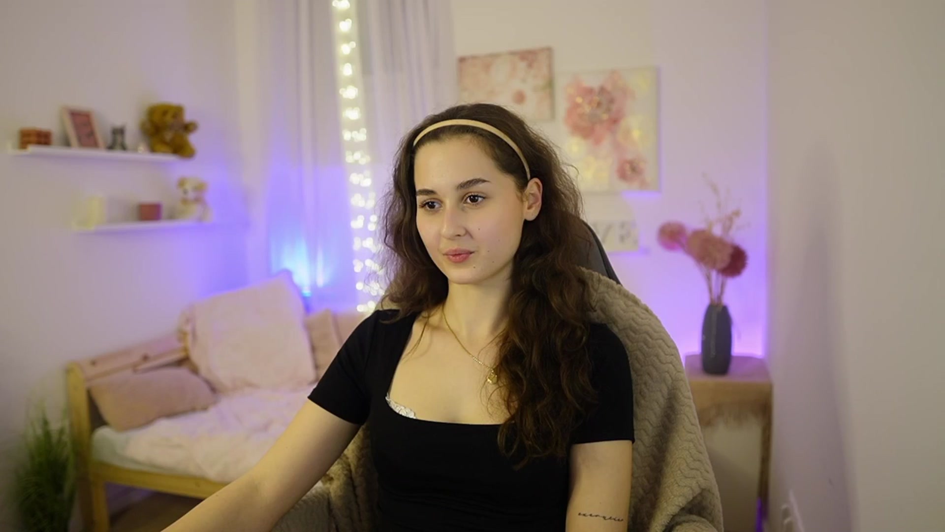 Gallery image thumbnail from Anita_Grey_'s myfreecams stream on, 02/18/2026, 22:49 image 18 of 20