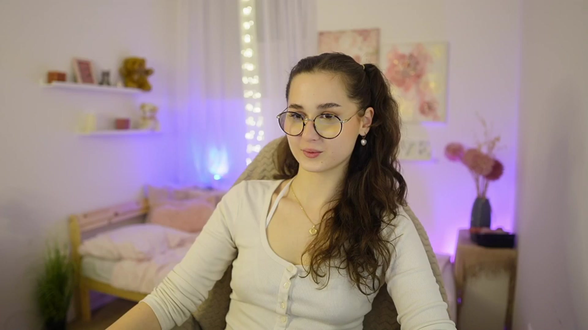 Gallery image thumbnail from Anita_Grey_'s myfreecams stream on, 02/21/2026, 19:56 image 4 of 20