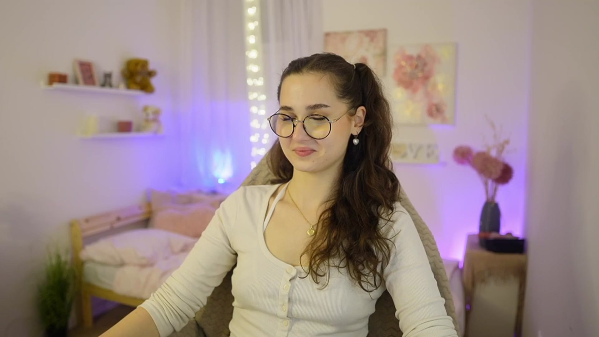 Gallery image thumbnail from Anita_Grey_'s myfreecams stream on, 02/21/2026, 19:56 image 5 of 20