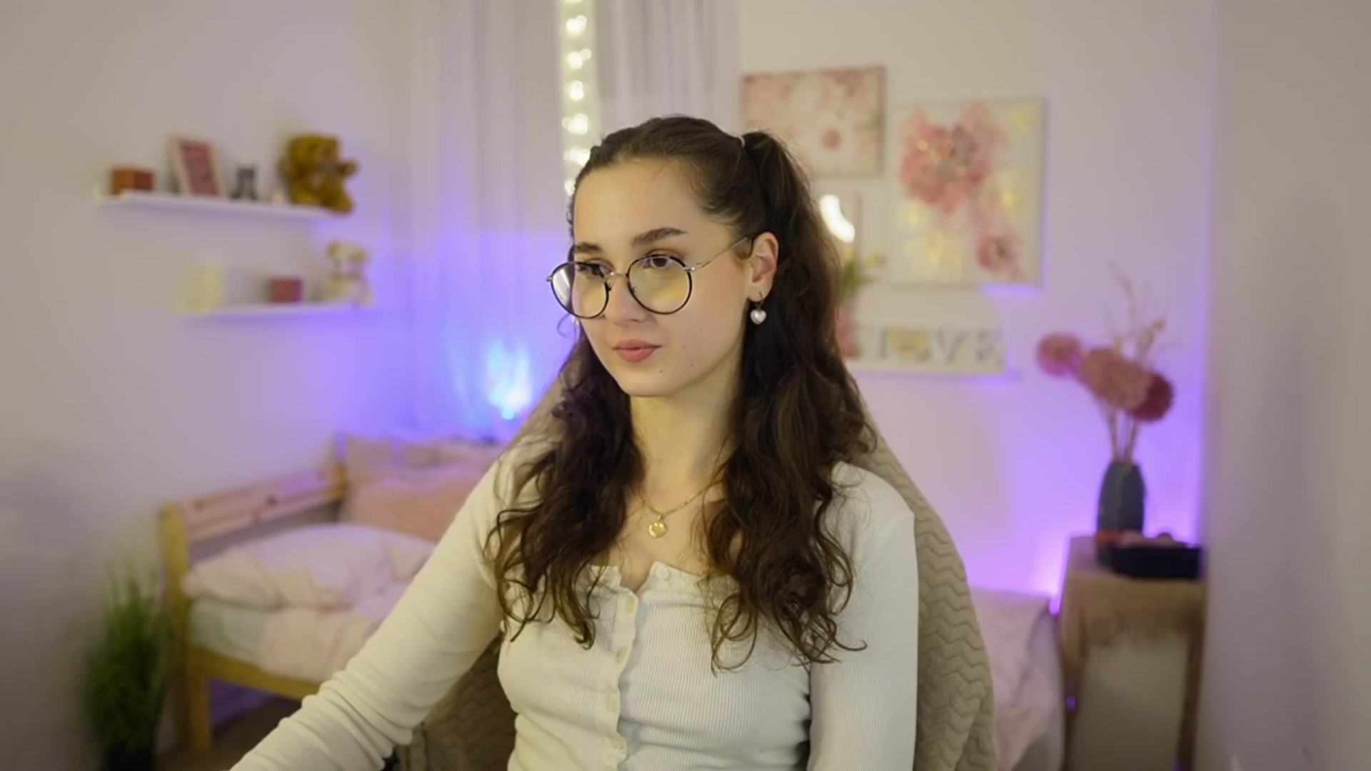 Gallery image thumbnail from Anita_Grey_'s myfreecams stream on, 02/21/2026, 21:50 image 17 of 20