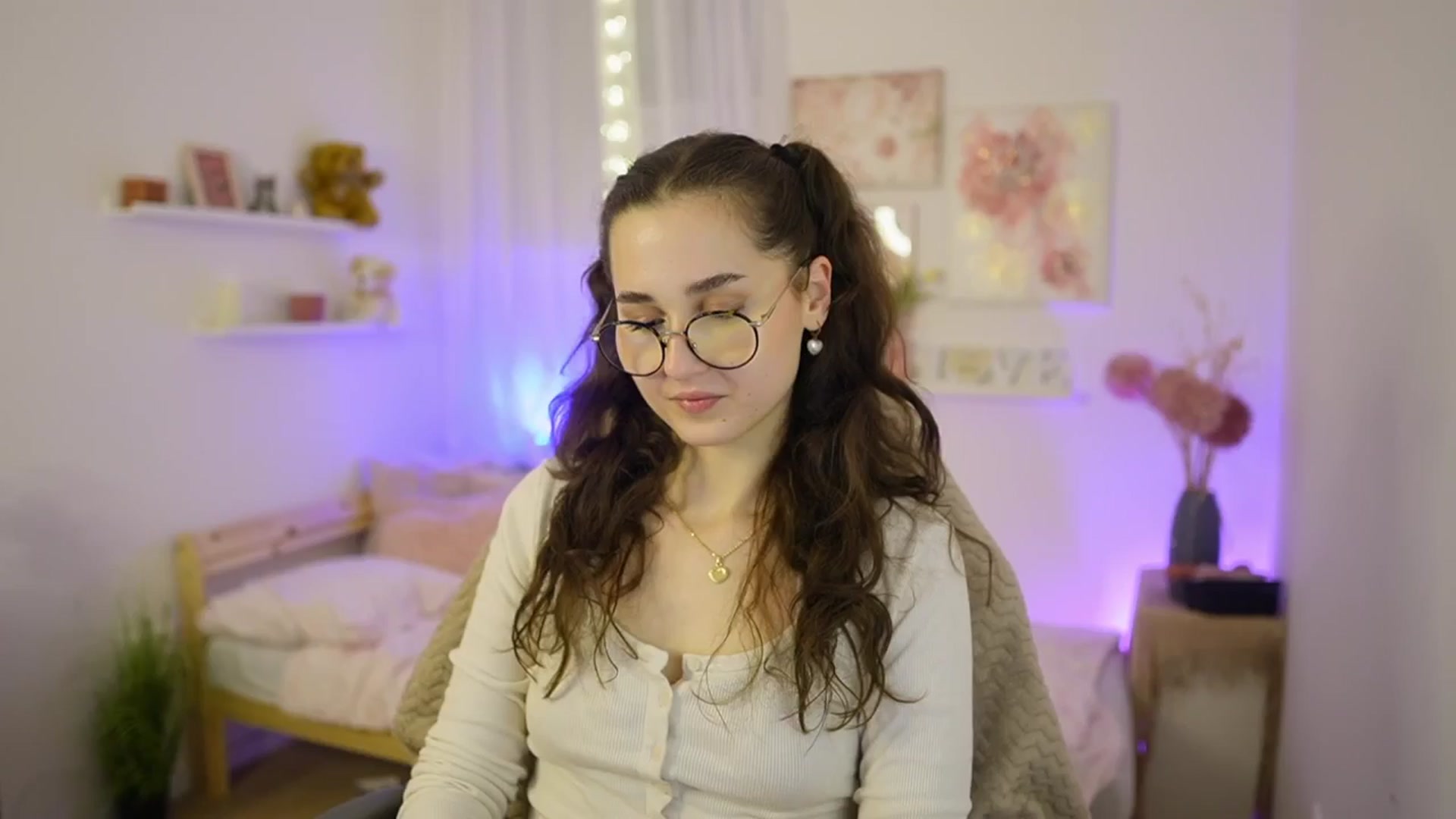 Gallery image thumbnail from Anita_Grey_'s myfreecams stream on, 02/22/2026, 24:21 image 15 of 20