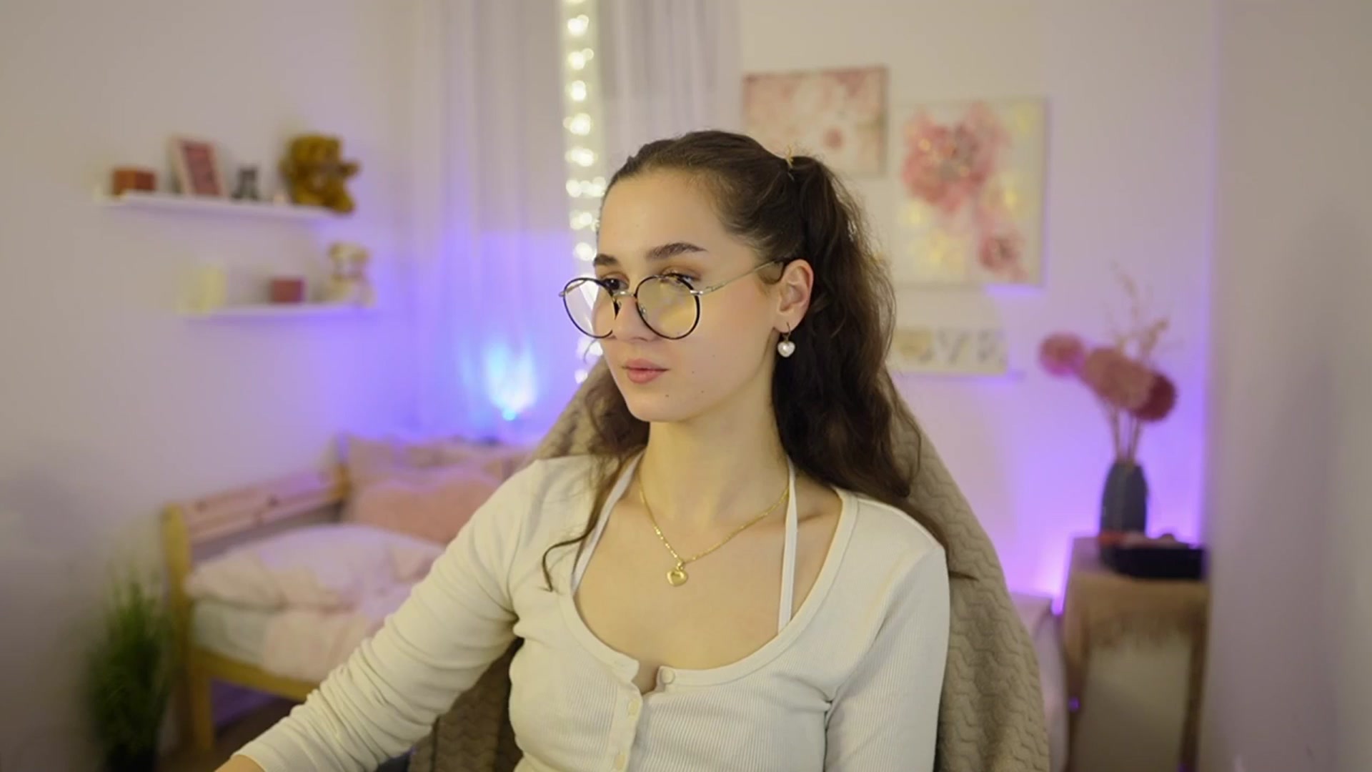 Gallery image thumbnail from Anita_Grey_'s myfreecams stream on, 02/22/2026, 24:21 image 6 of 20