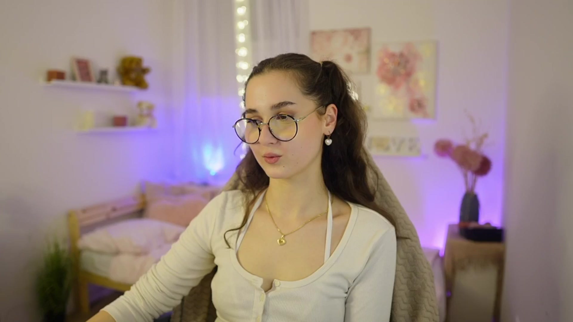 Gallery image thumbnail from Anita_Grey_'s myfreecams stream on, 02/22/2026, 24:21 image 5 of 20