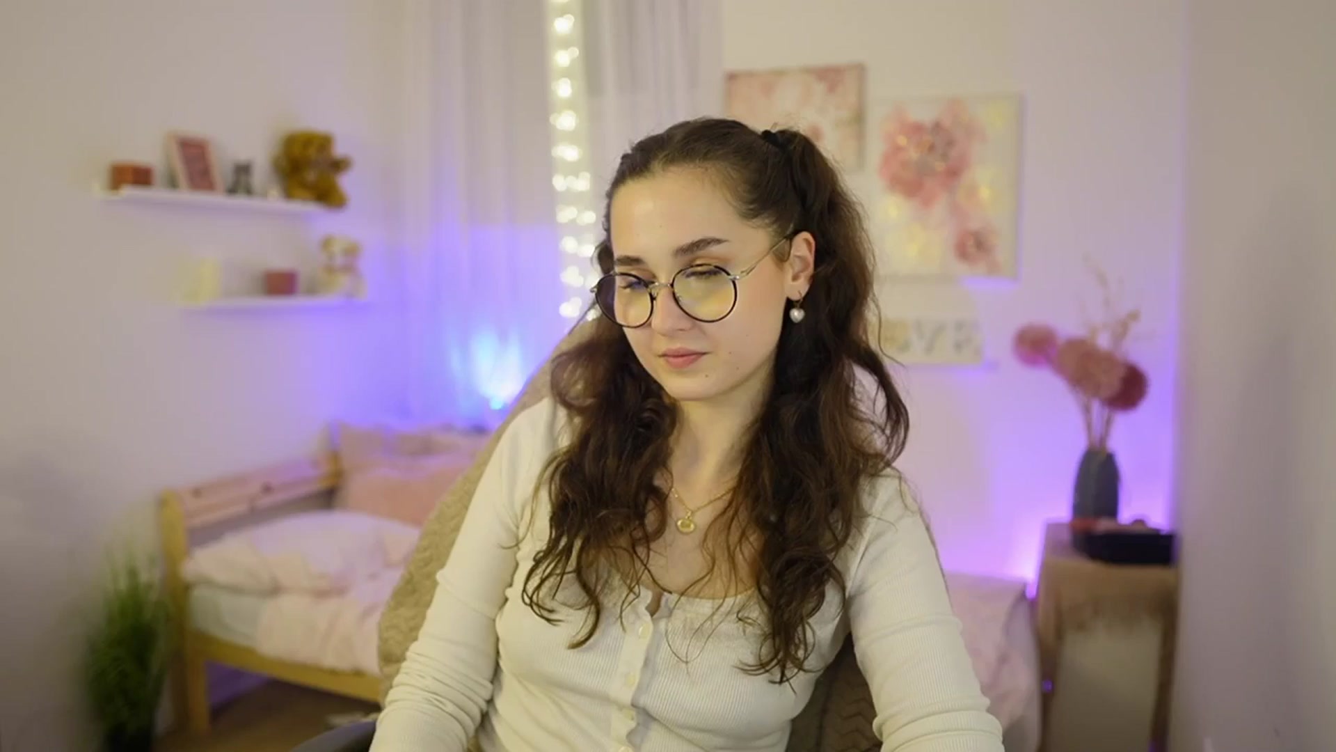 Gallery image thumbnail from Anita_Grey_'s myfreecams stream on, 02/22/2026, 24:21 image 16 of 20
