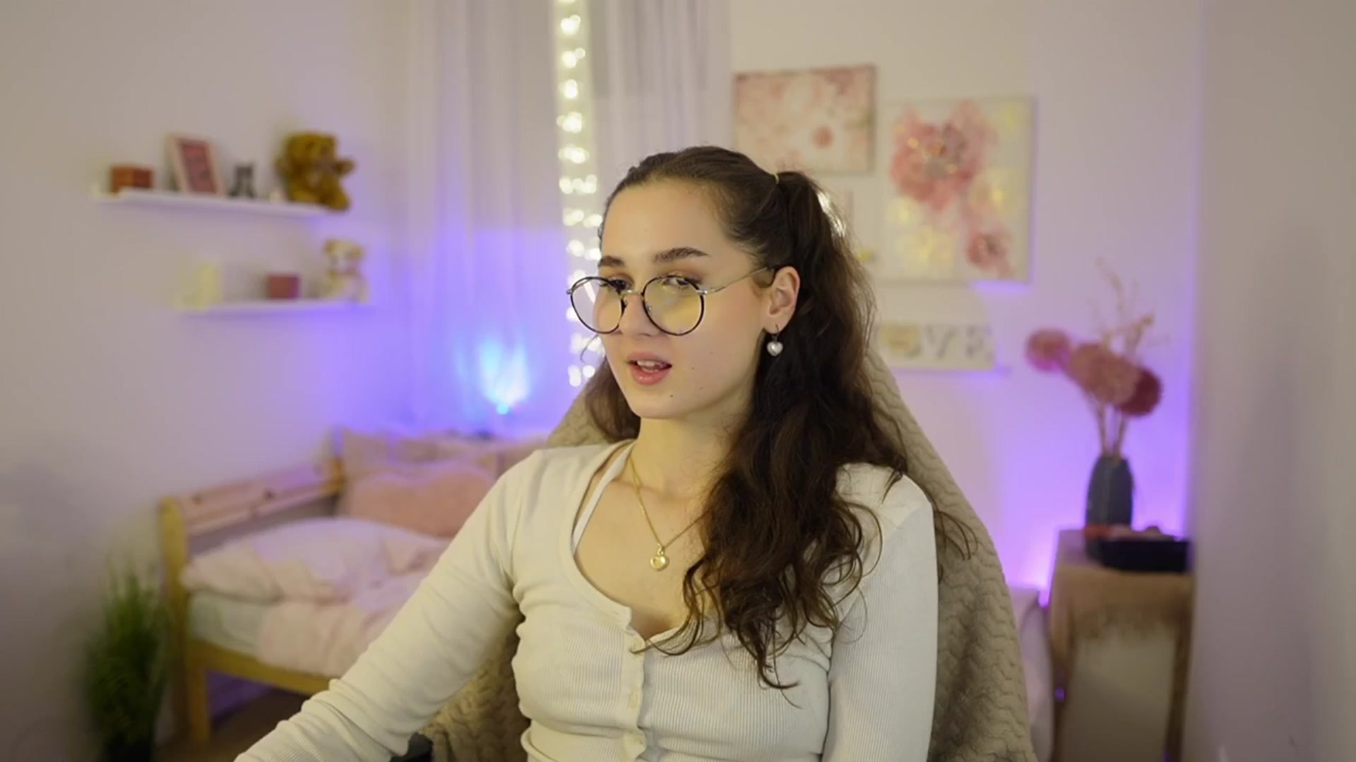 Gallery image thumbnail from Anita_Grey_'s myfreecams stream on, 02/22/2026, 24:21 image 2 of 20