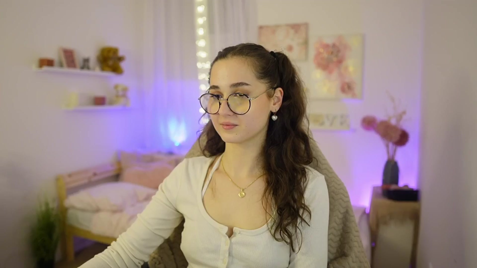 Gallery image thumbnail from Anita_Grey_'s myfreecams stream on, 02/22/2026, 24:21 image 19 of 20