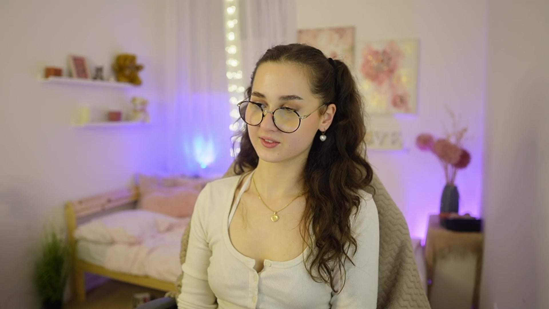 Gallery image thumbnail from Anita_Grey_'s myfreecams stream on, 02/22/2026, 24:21 image 18 of 20