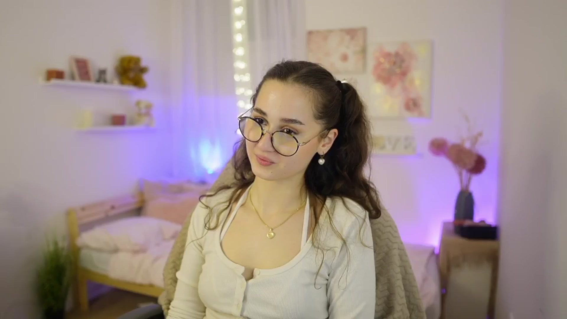 Gallery image thumbnail from Anita_Grey_'s myfreecams stream on, 02/22/2026, 24:21 image 11 of 20