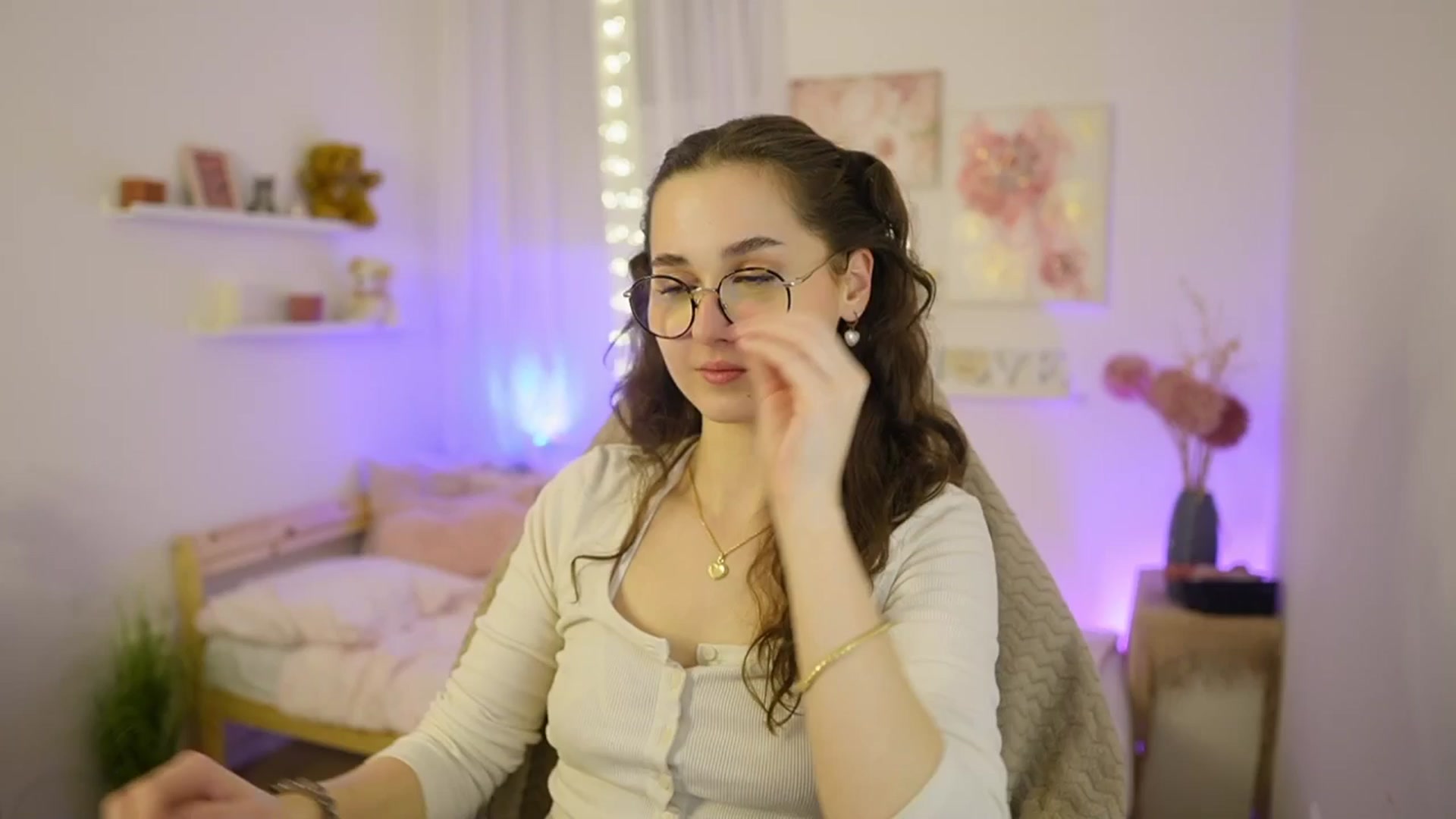 Gallery image thumbnail from Anita_Grey_'s myfreecams stream on, 02/22/2026, 24:21 image 8 of 20