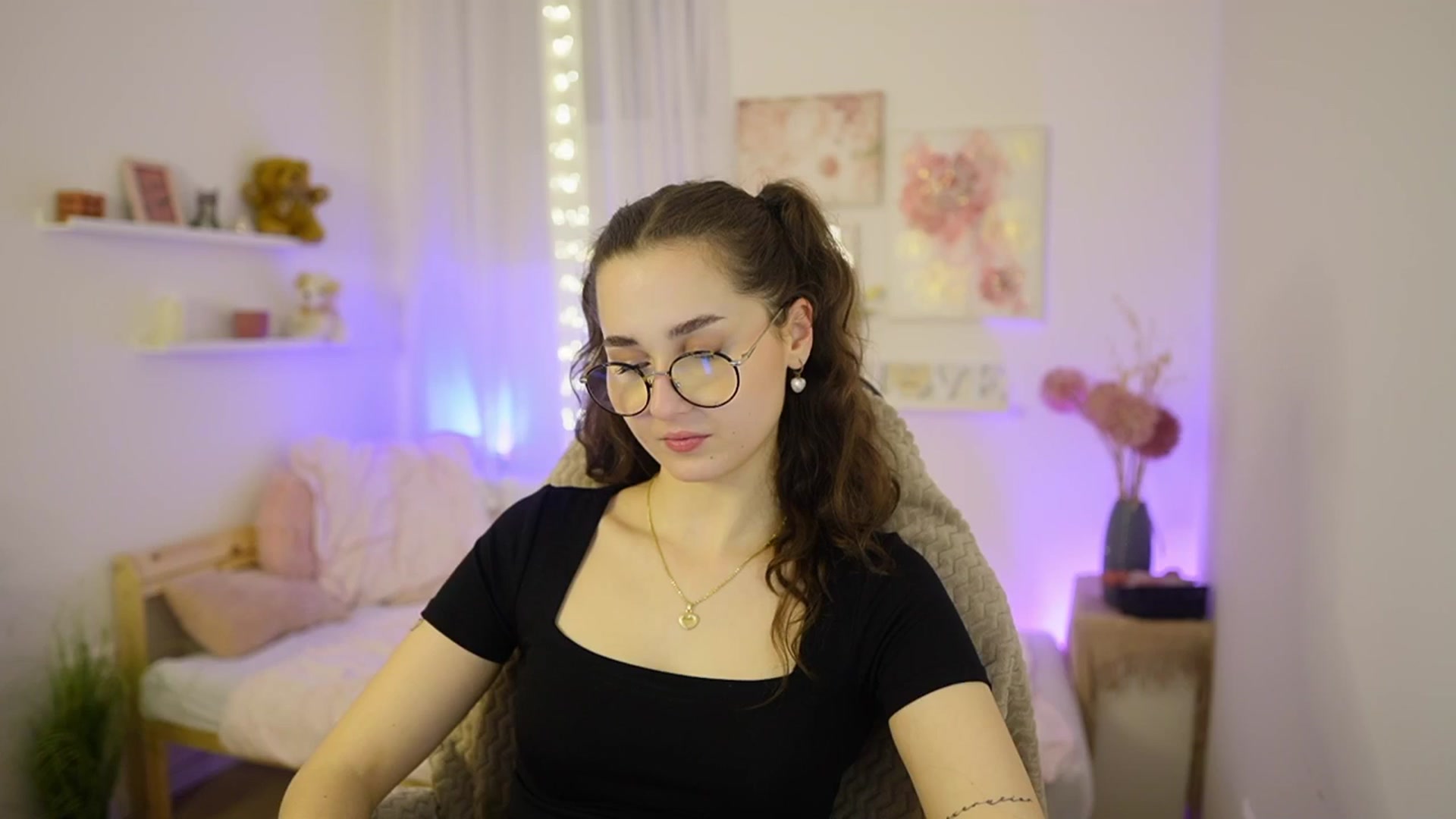 Gallery image thumbnail from Anita_Grey_'s myfreecams stream on, 02/23/2026, 24:24 image 17 of 20