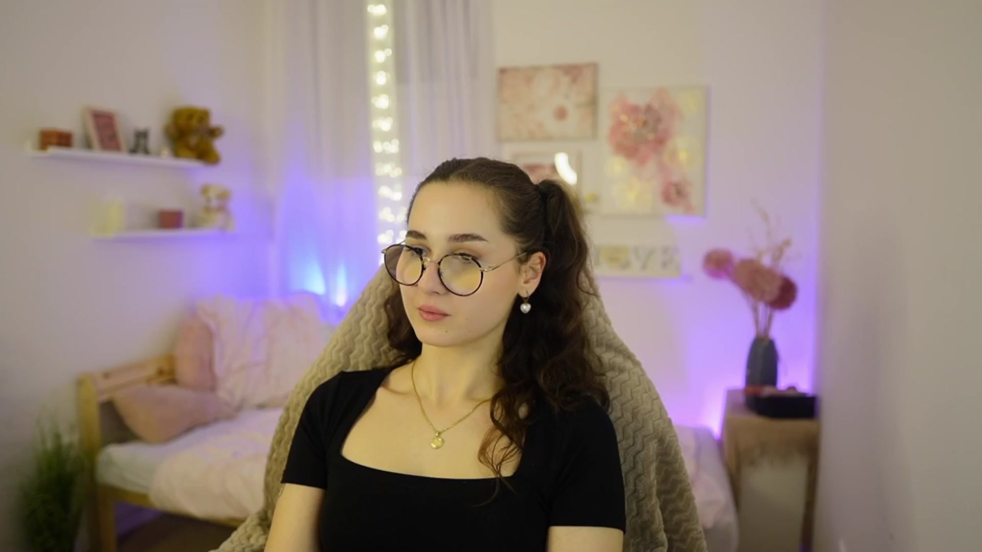 Gallery image thumbnail from Anita_Grey_'s myfreecams stream on, 02/23/2026, 24:24 image 16 of 20