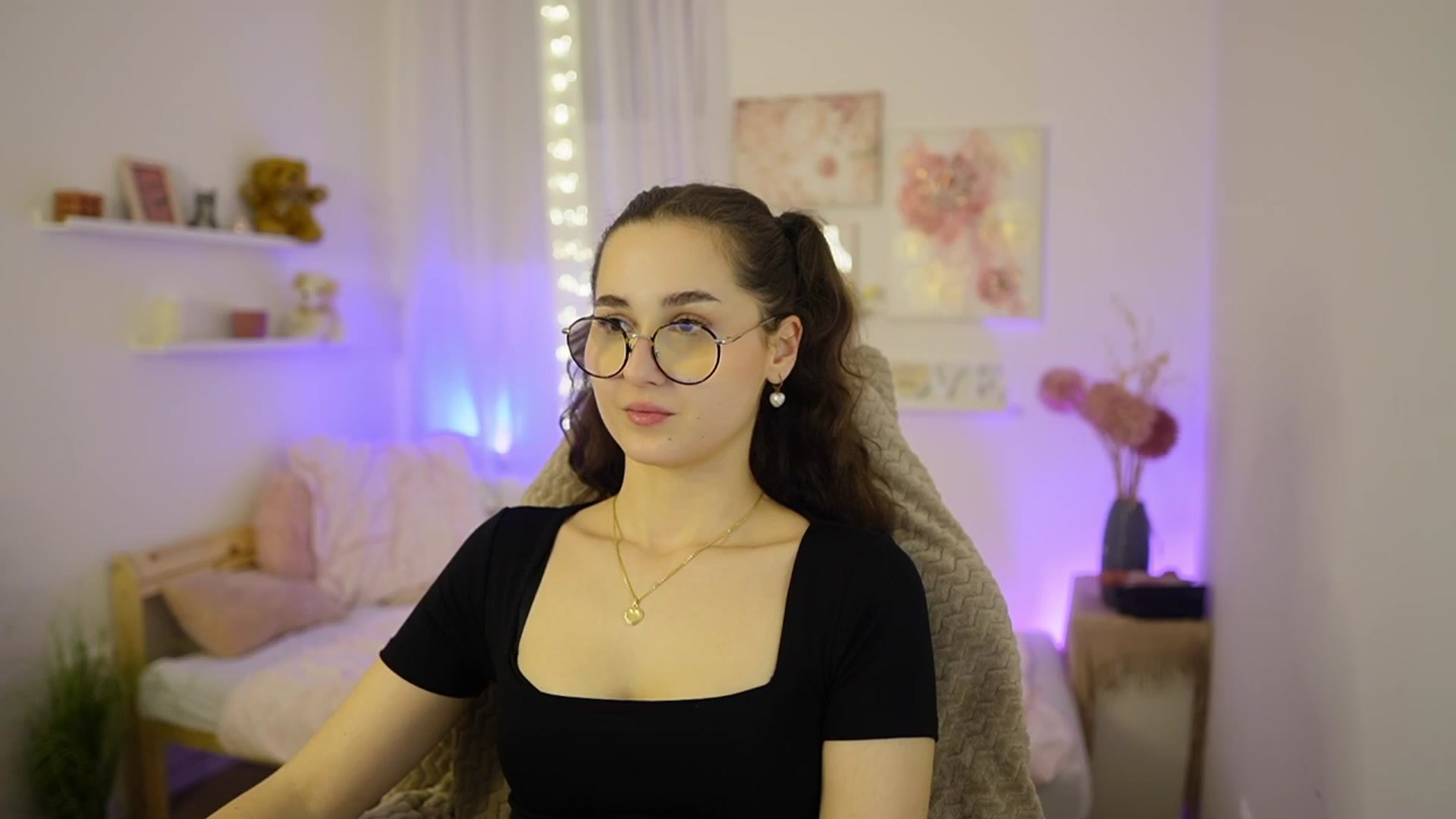 Gallery image thumbnail from Anita_Grey_'s myfreecams stream on, 02/23/2026, 24:24 image 5 of 20