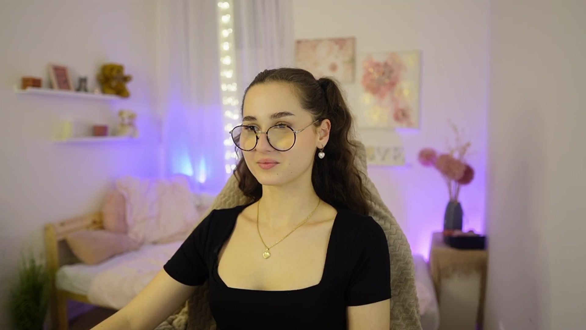 Gallery image thumbnail from Anita_Grey_'s myfreecams stream on, 02/23/2026, 24:24 image 1 of 20