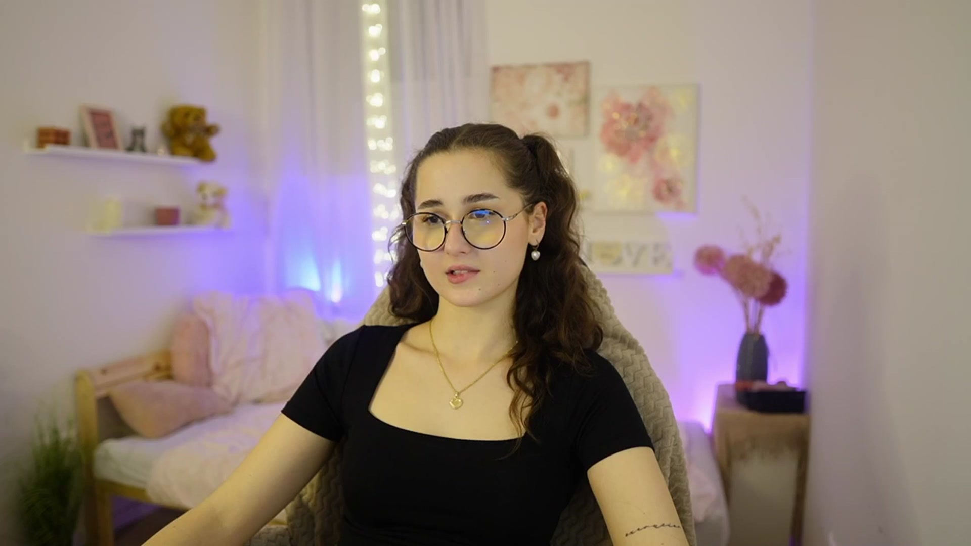Gallery image thumbnail from Anita_Grey_'s myfreecams stream on, 02/23/2026, 24:24 image 18 of 20