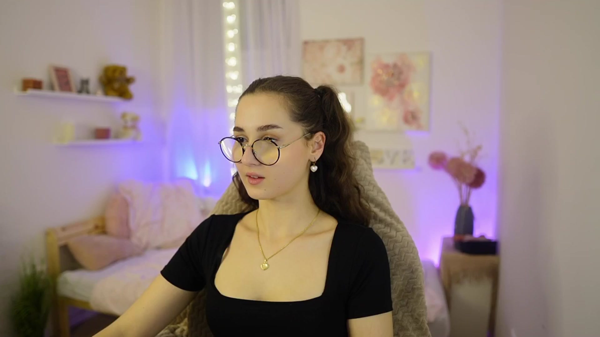 Gallery image thumbnail from Anita_Grey_'s myfreecams stream on, 02/23/2026, 24:24 image 6 of 20