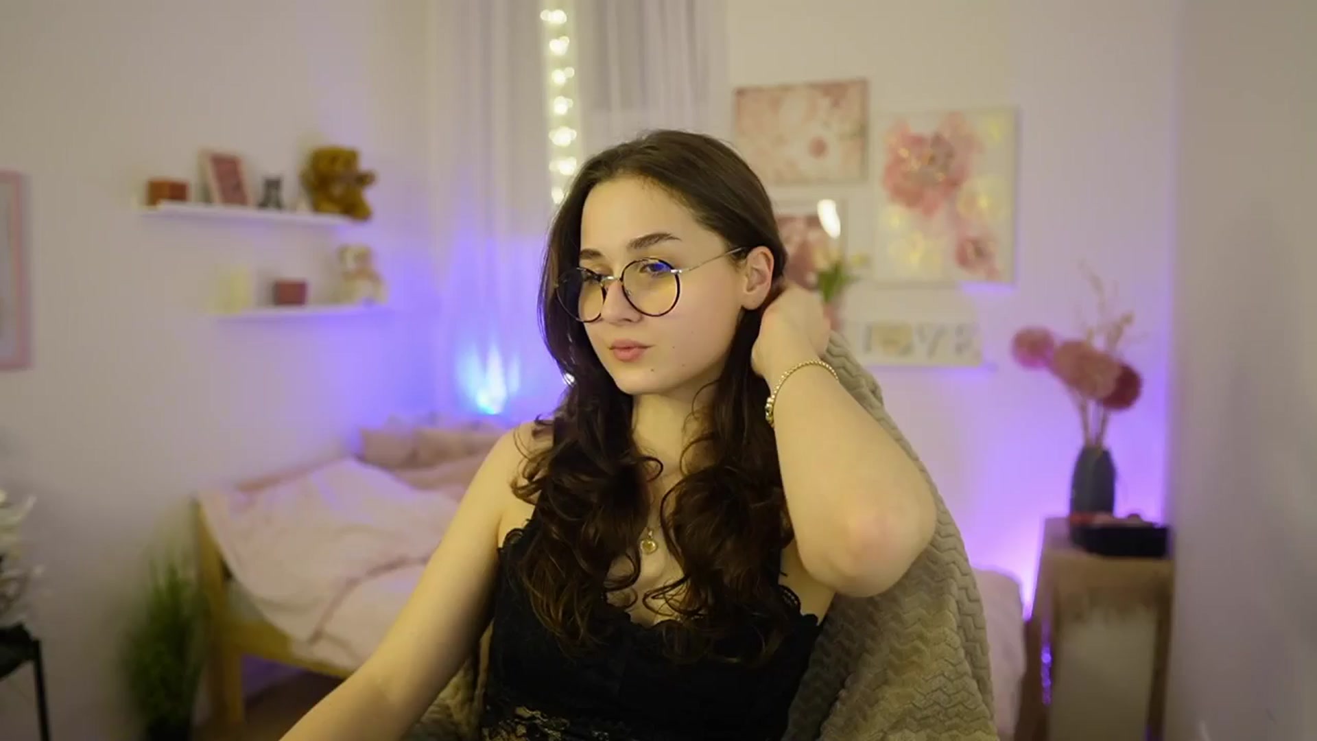 Gallery image thumbnail from Anita_Grey_'s myfreecams stream on, 02/25/2026, 21:17 image 2 of 20
