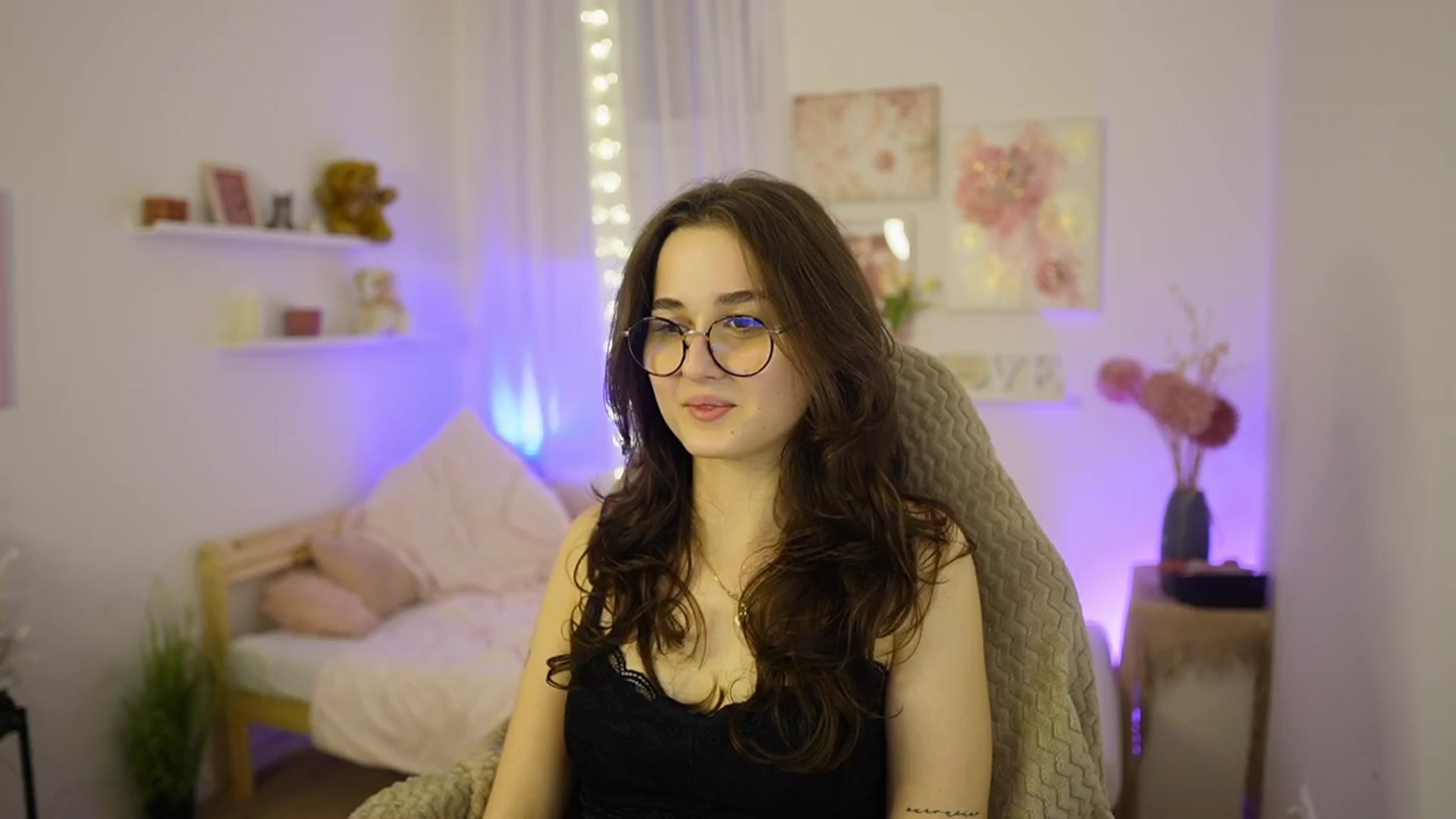 Gallery image thumbnail from Anita_Grey_'s myfreecams stream on, 02/26/2026, 24:24 image 13 of 20