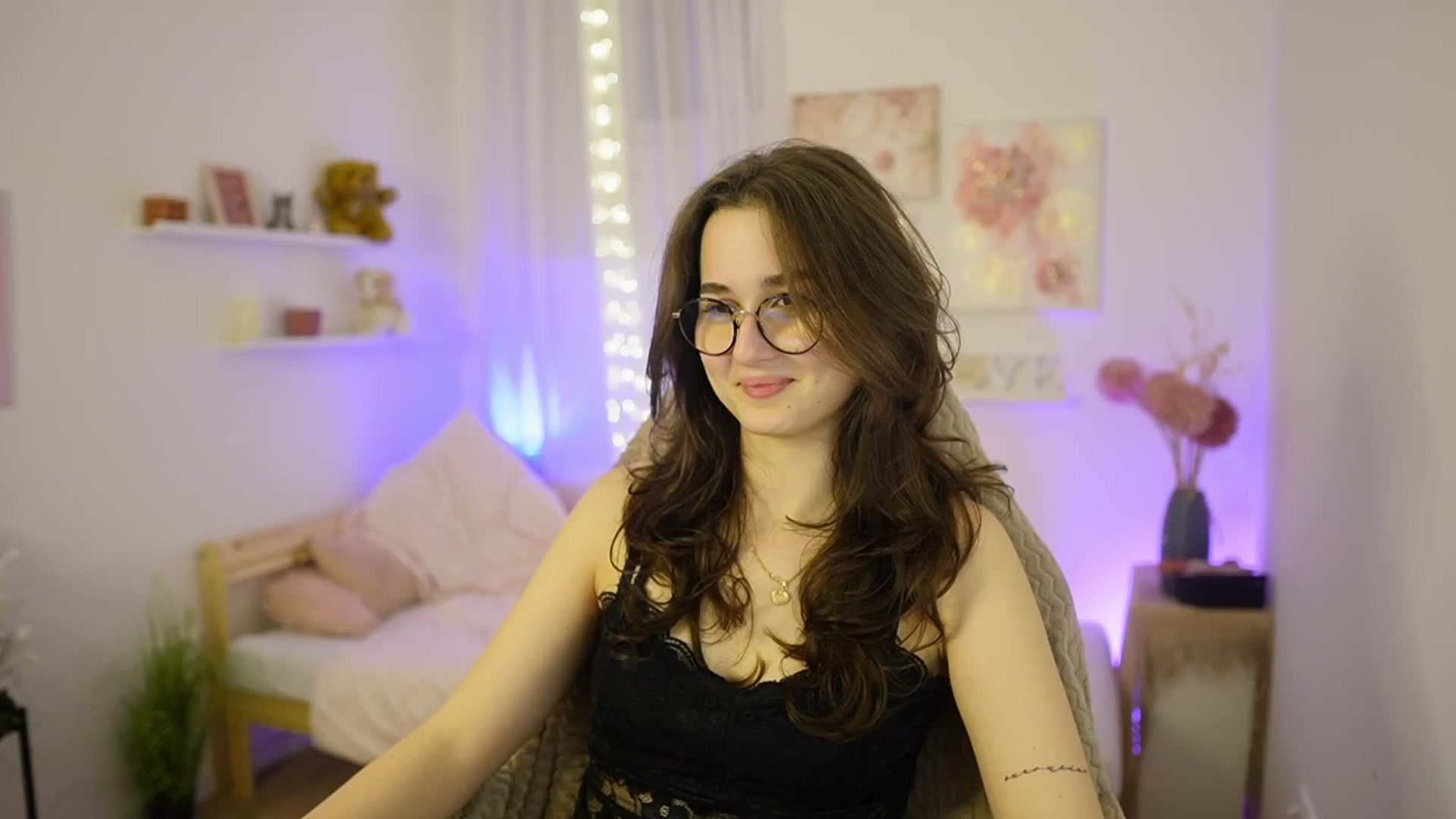 Gallery image thumbnail from Anita_Grey_'s myfreecams stream on, 02/26/2026, 24:24 image 5 of 20