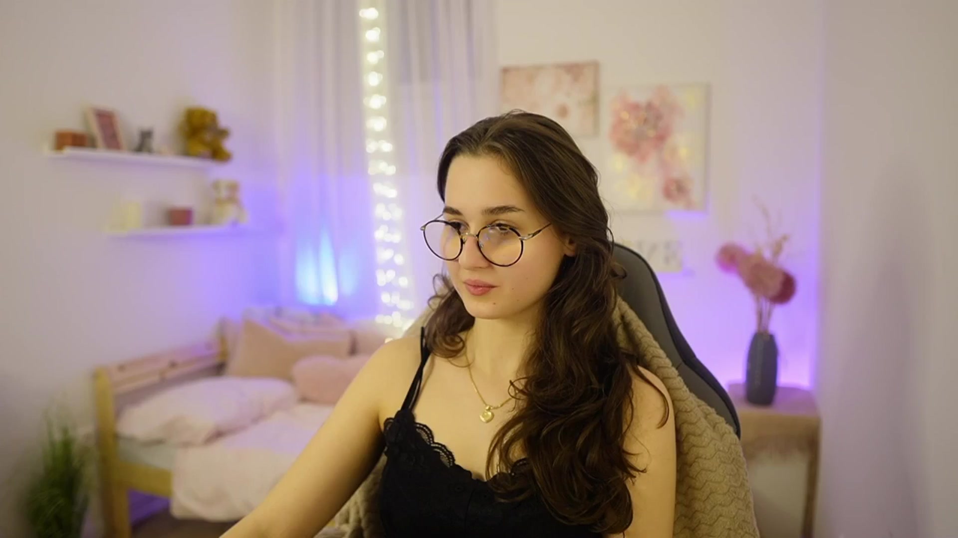 Gallery image thumbnail from Anita_Grey_'s myfreecams stream on, 02/28/2026, 21:08 image 17 of 20