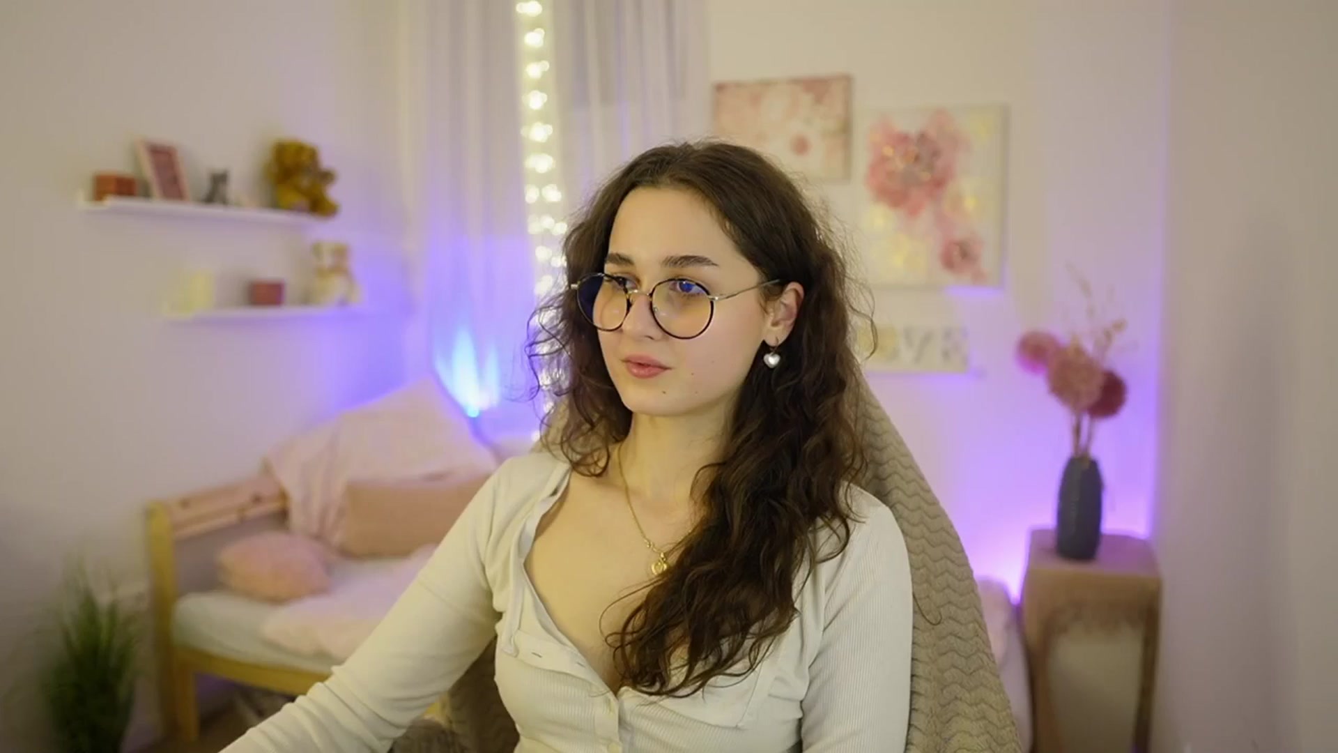 Gallery image thumbnail from Anita_Grey_'s myfreecams stream on, 03/03/2026, 21:39 image 12 of 20