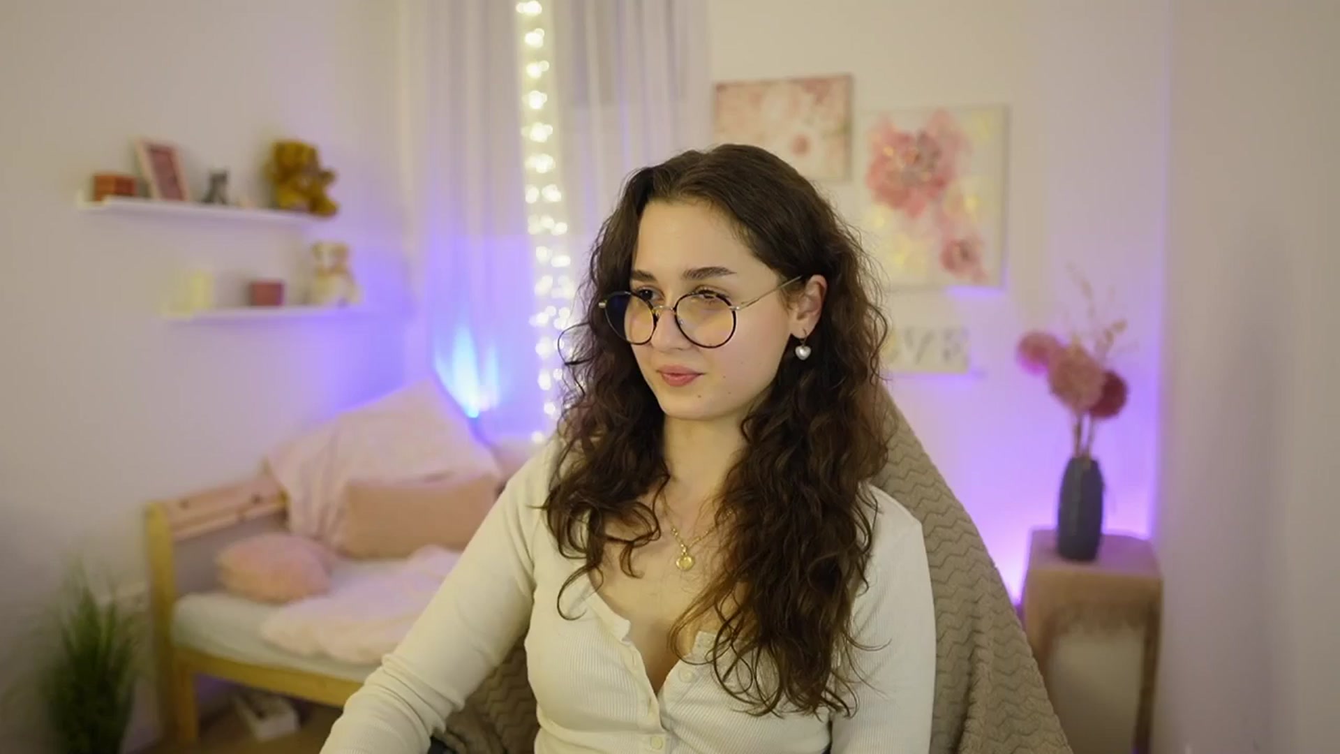 Gallery image thumbnail from Anita_Grey_'s myfreecams stream on, 03/04/2026, 24:03 image 5 of 20
