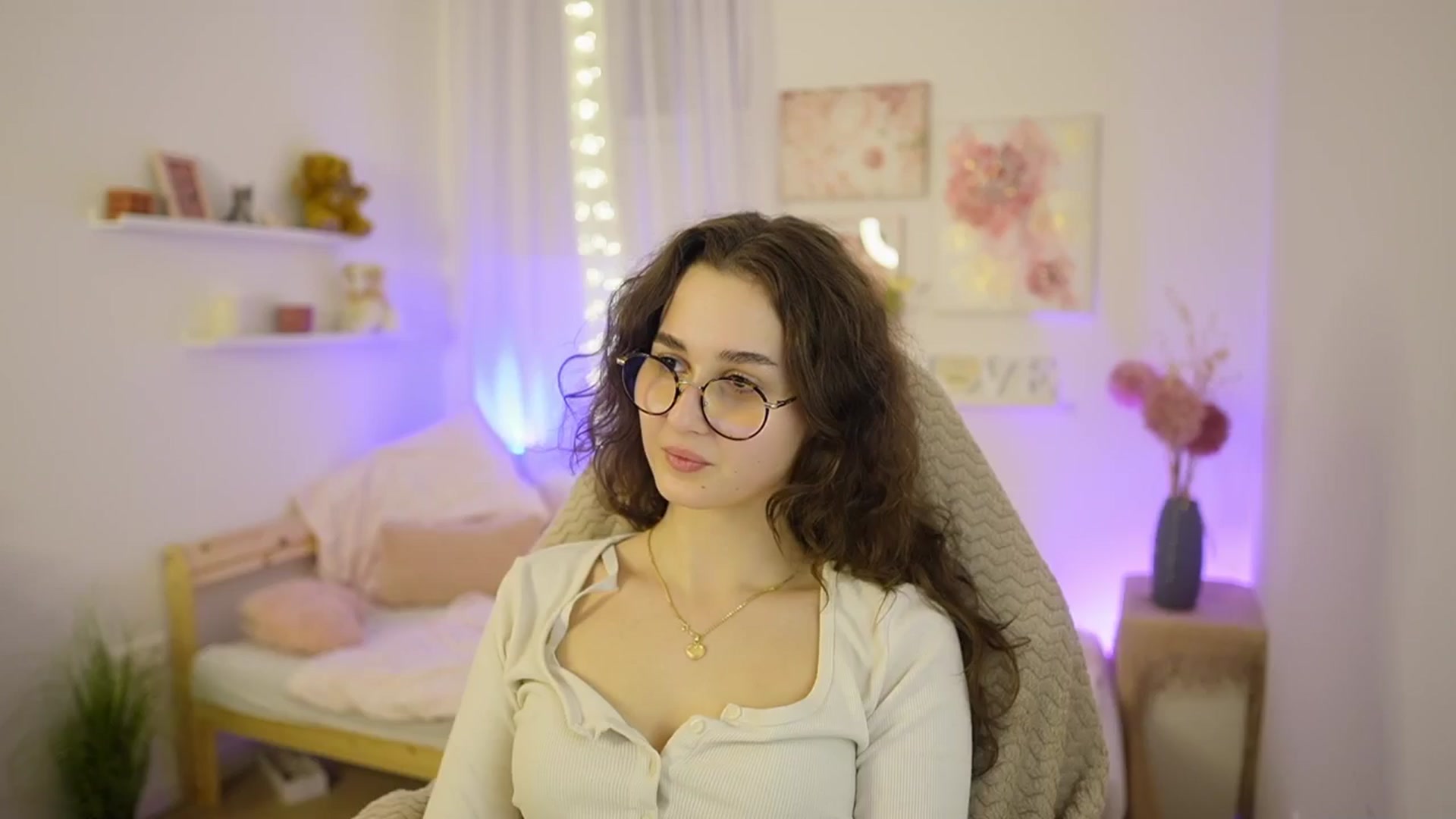 Gallery image thumbnail from Anita_Grey_'s myfreecams stream on, 03/04/2026, 24:03 image 12 of 20