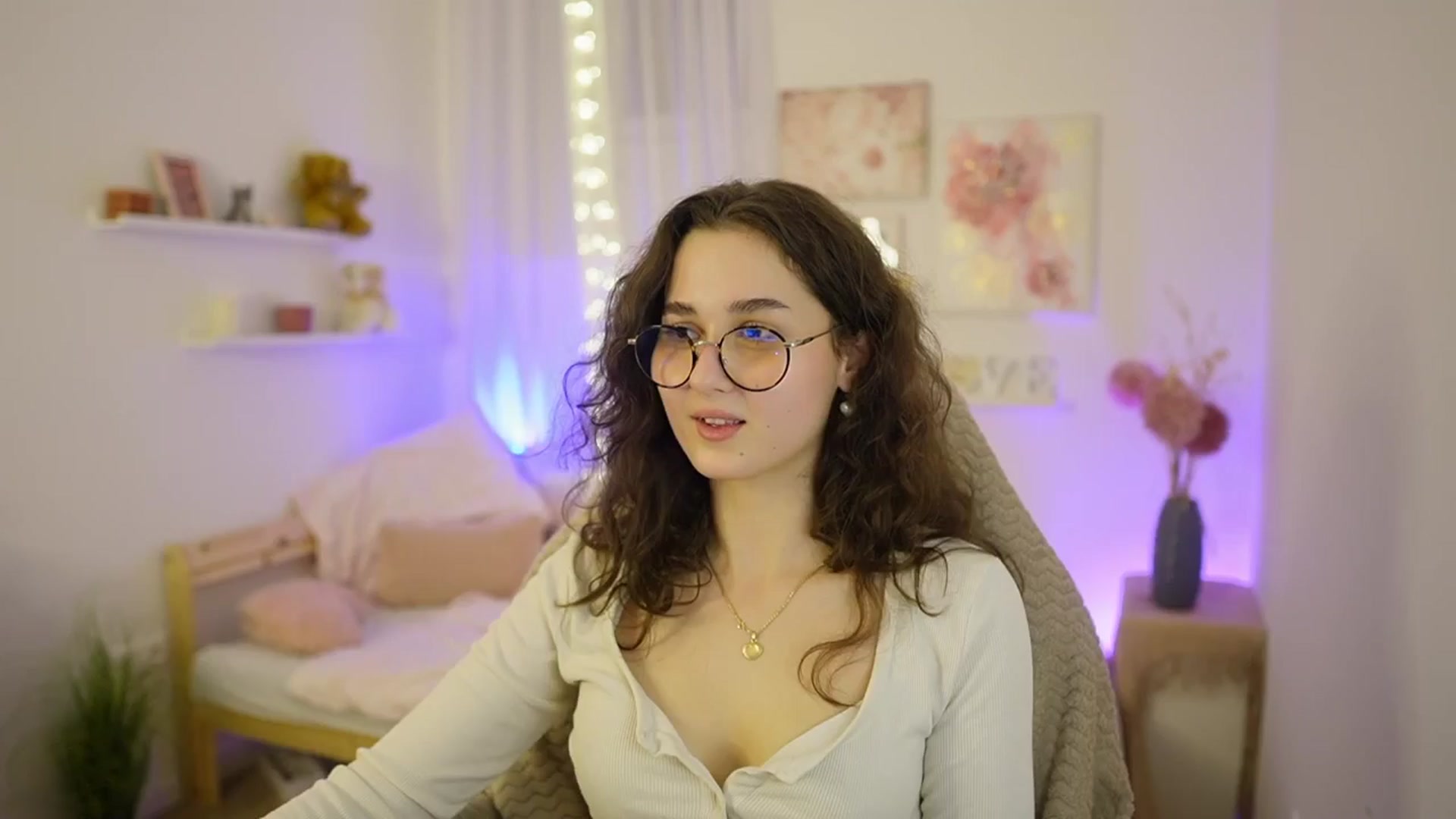 Gallery image thumbnail from Anita_Grey_'s myfreecams stream on, 03/04/2026, 24:03 image 17 of 20