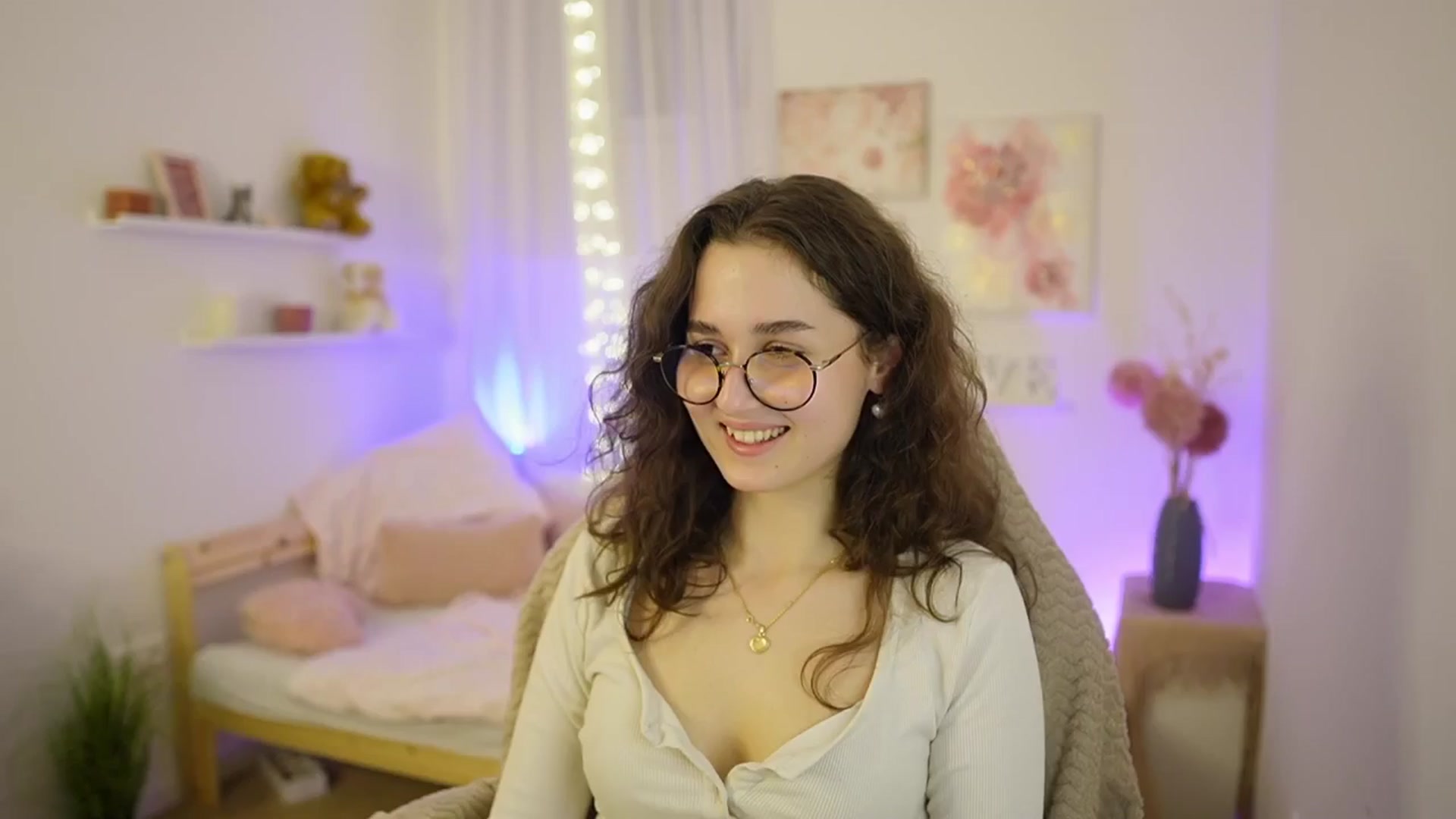 Gallery image thumbnail from Anita_Grey_'s myfreecams stream on, 03/04/2026, 24:03 image 16 of 20