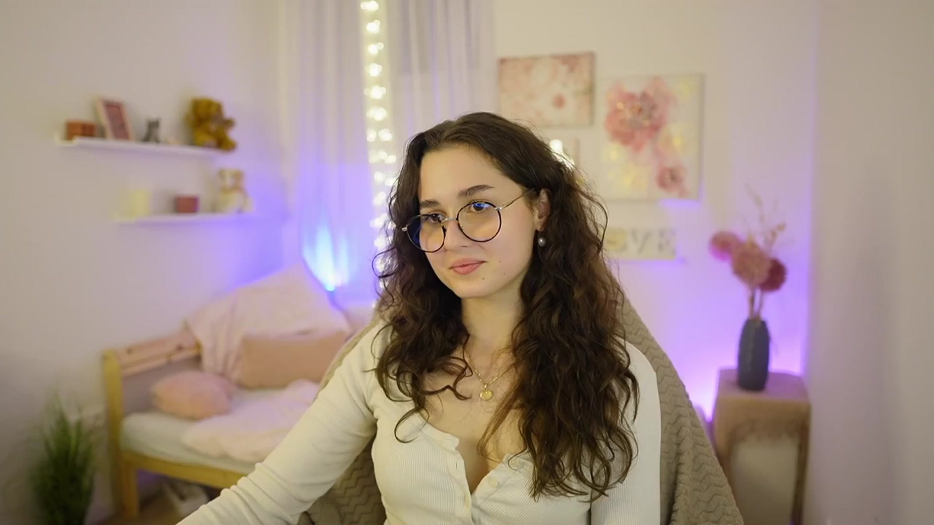 Gallery image thumbnail from Anita_Grey_'s myfreecams stream on, 03/04/2026, 24:03 image 4 of 20