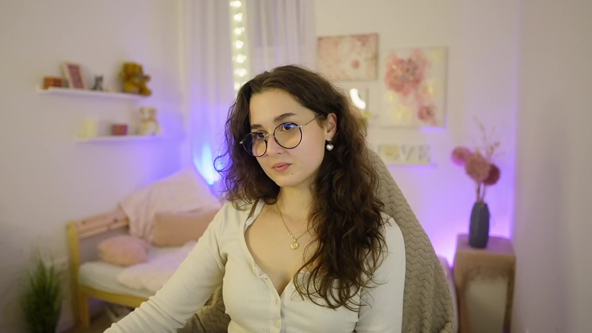 Gallery image thumbnail from Anita_Grey_'s myfreecams stream on, 03/04/2026, 24:03 image 9 of 20