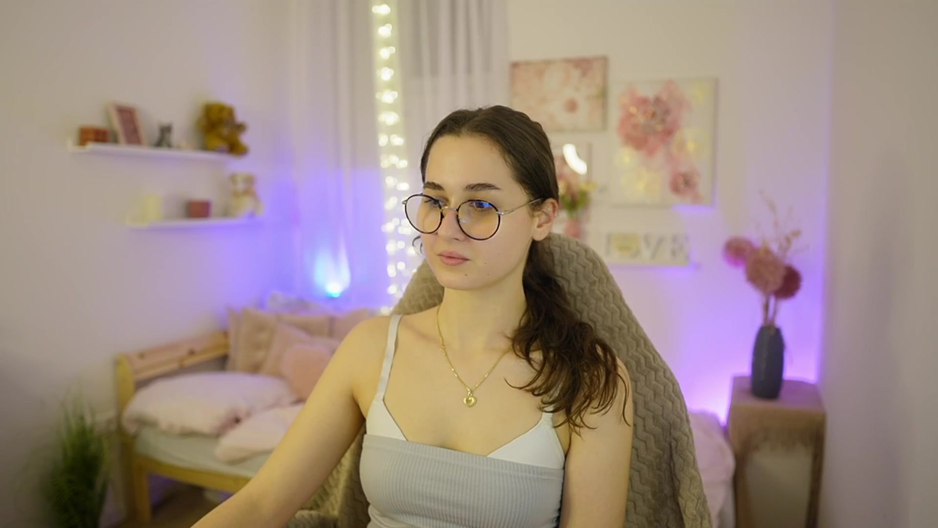 Gallery image thumbnail from Anita_Grey_'s myfreecams stream on, 03/04/2026, 20:37 image 5 of 20
