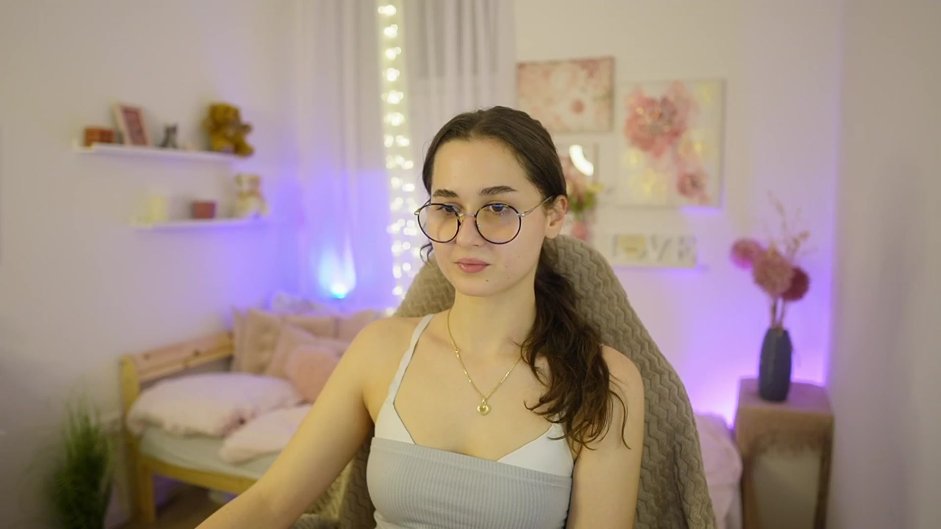Gallery image thumbnail from Anita_Grey_'s myfreecams stream on, 03/04/2026, 20:37 image 1 of 20
