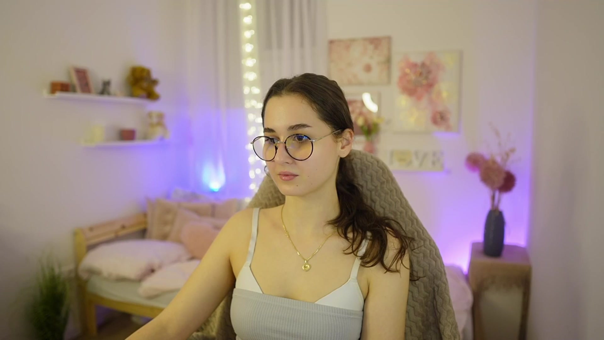 Gallery image thumbnail from Anita_Grey_'s myfreecams stream on, 03/04/2026, 20:37 image 9 of 20