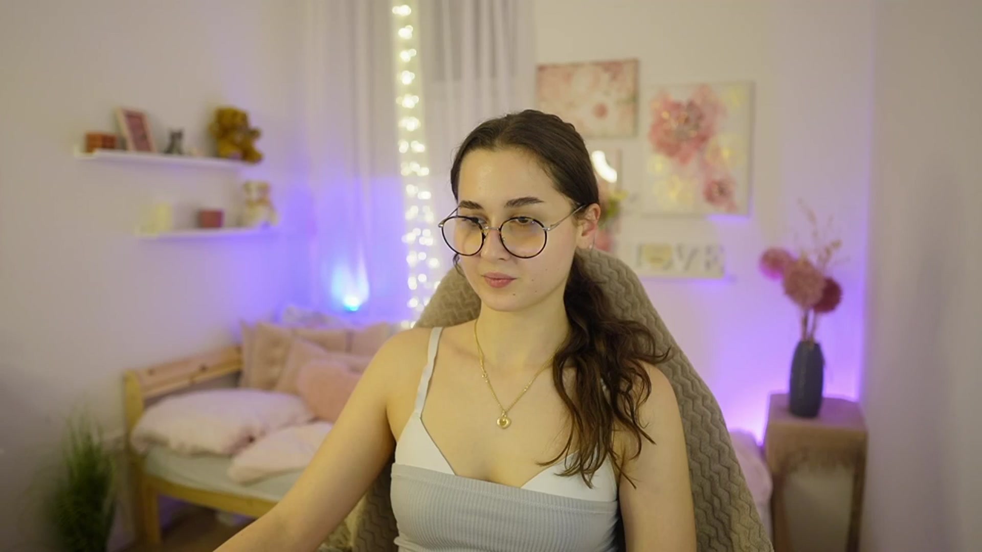 Gallery image thumbnail from Anita_Grey_'s myfreecams stream on, 03/04/2026, 20:37 image 11 of 20